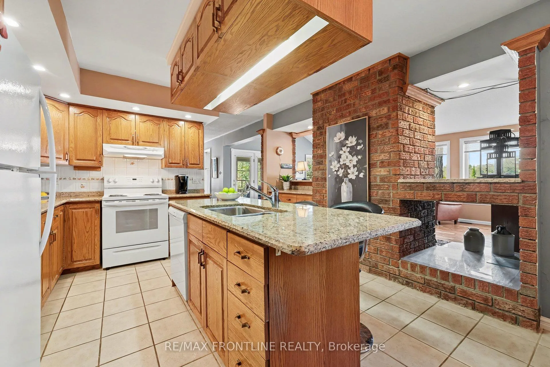 Photo 15 of 1047 Country Lane, Frontenac, Frontenac Centre — HOMEH