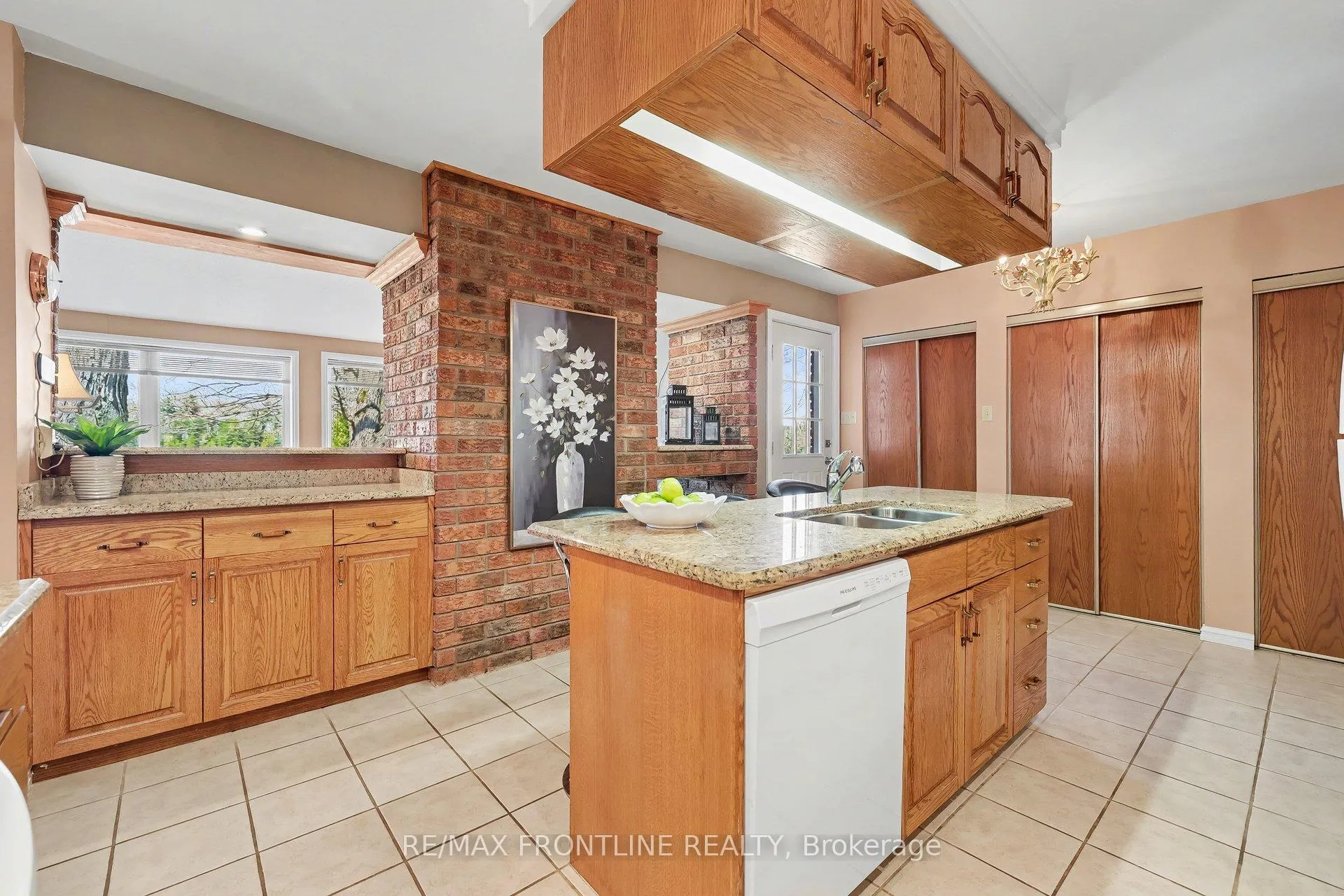 Photo 16 of 1047 Country Lane, Frontenac, Frontenac Centre — HOMEH