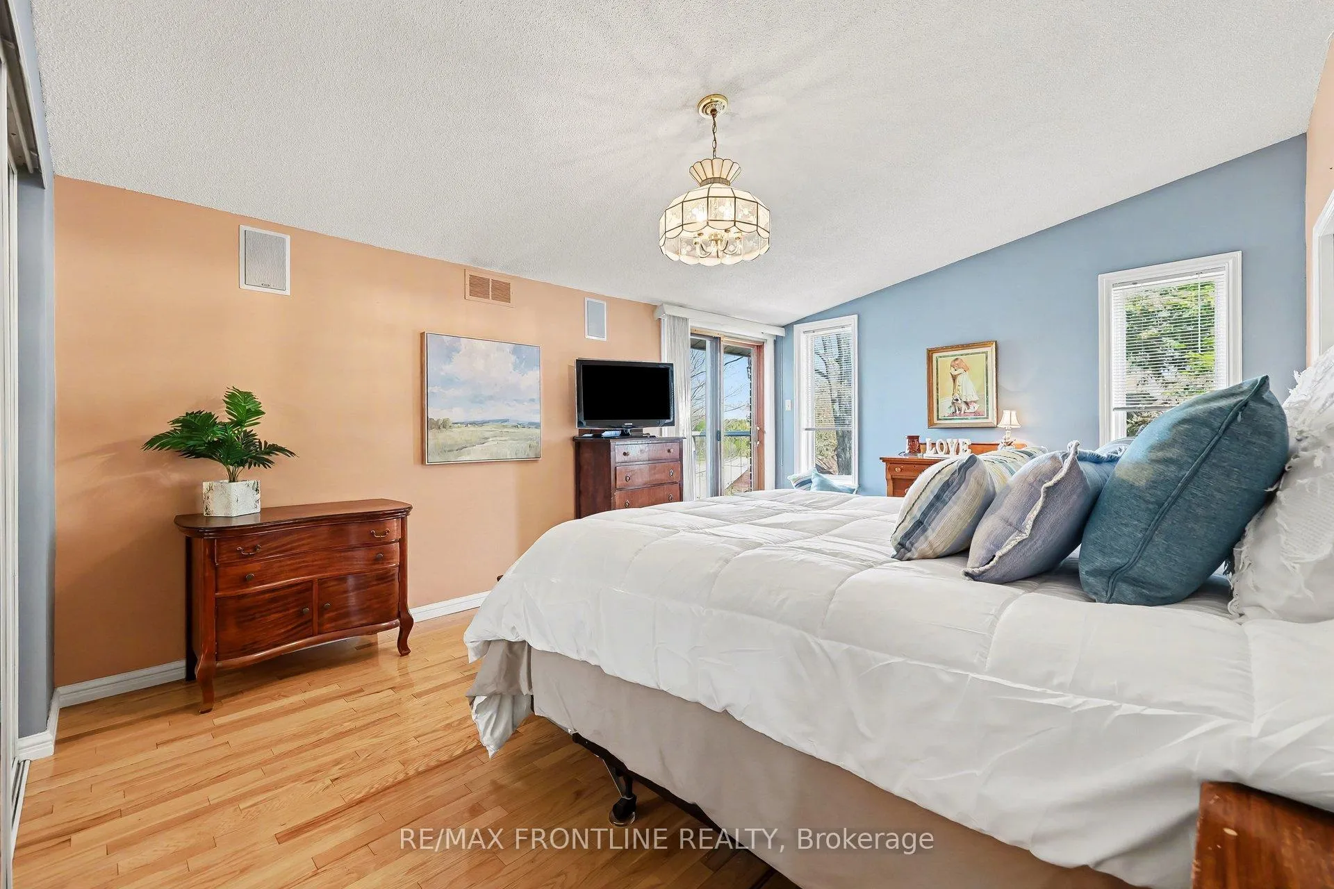 Photo 24 of 1047 Country Lane, Frontenac, Frontenac Centre — HOMEH