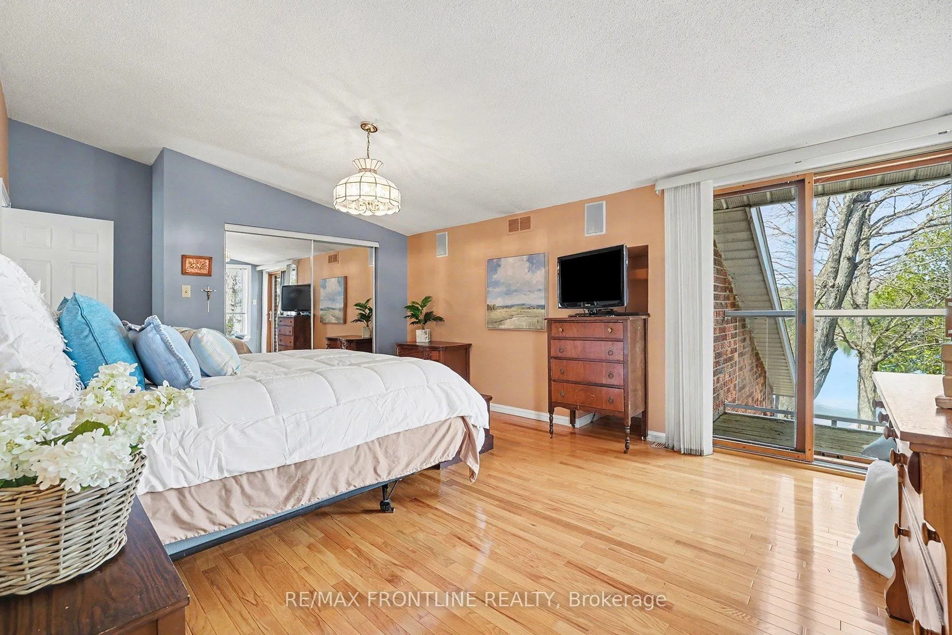 Photo 25 of 1047 Country Lane, Frontenac, Frontenac Centre — HOMEH
