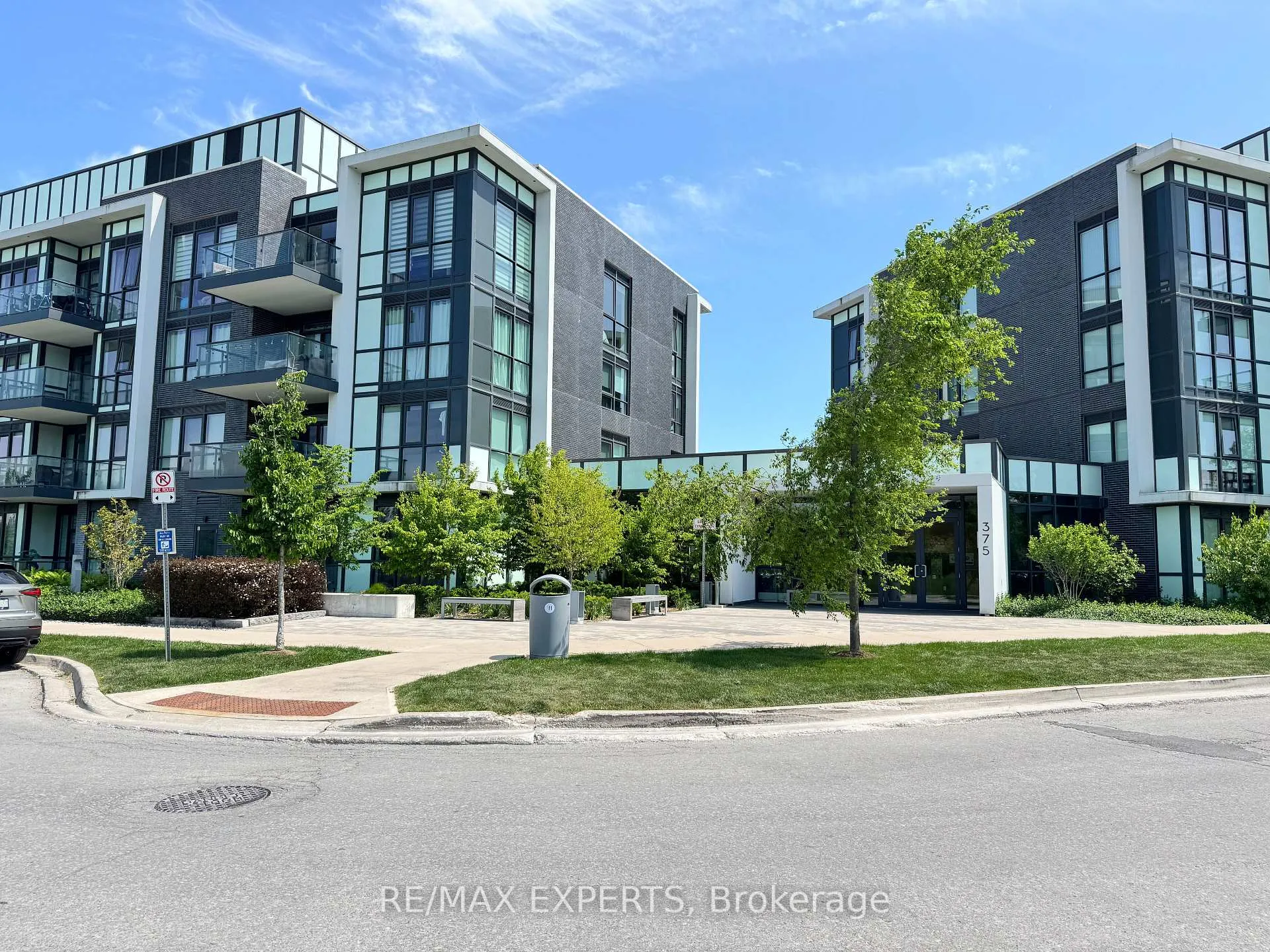 Front of Unit 424, 375 Sea Ray Ave
