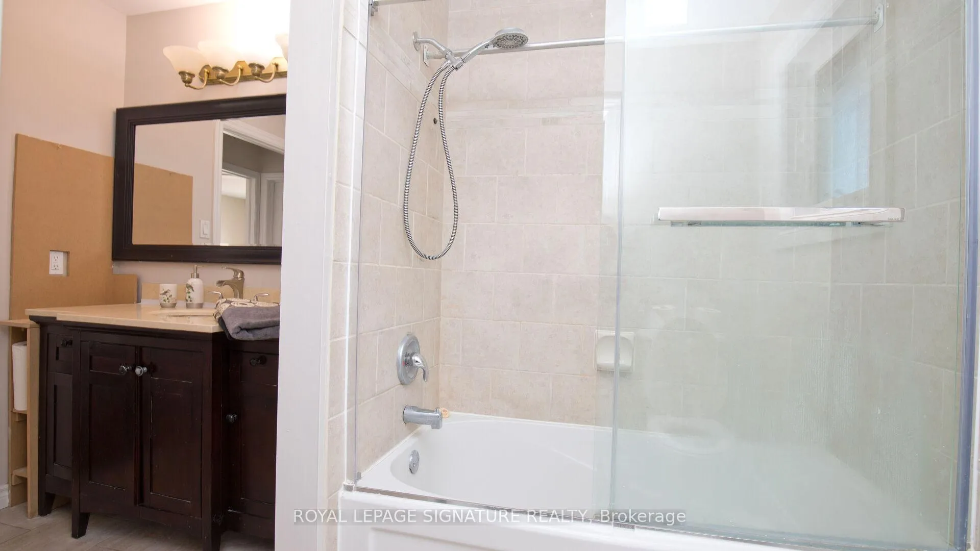 Photo 23 of 38 Panorama Crescent, Brampton, Northgate — HOMEH