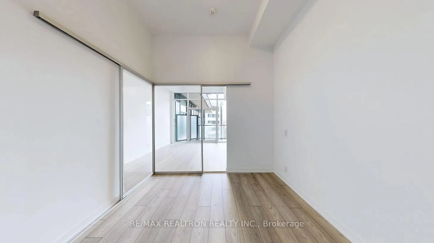 Photo 10 of Unit 401, 285 Dufferin Street, Toronto, South Parkdale — HOMEH