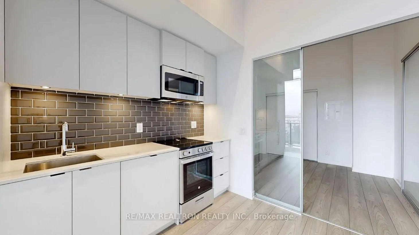 Photo 12 of Unit 401, 285 Dufferin Street, Toronto, South Parkdale — HOMEH