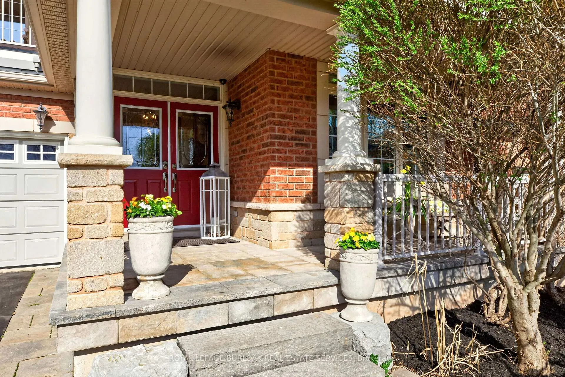 Photo 2 of 283 Turning Leaf Road, Oakville, Bronte — HOMEH