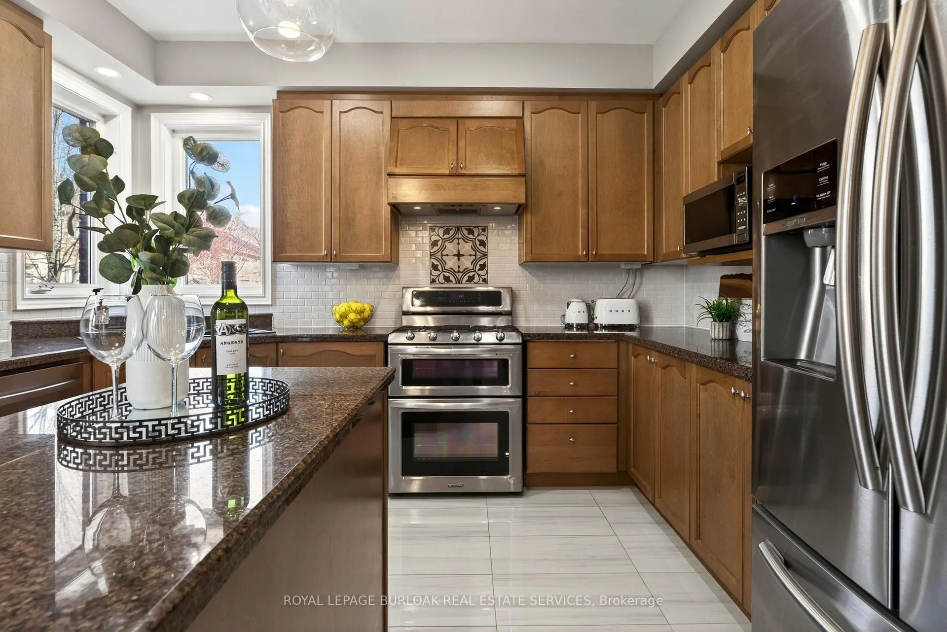 Photo 15 of 283 Turning Leaf Road, Oakville, Bronte — HOMEH