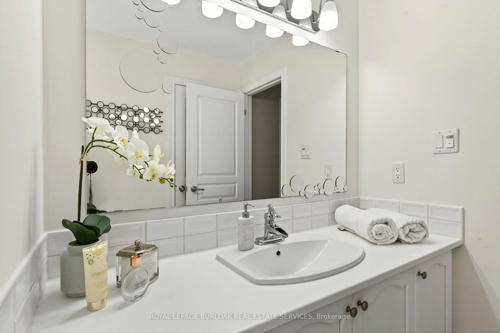 Photo 38 of 283 Turning Leaf Road, Oakville, Bronte — HOMEH
