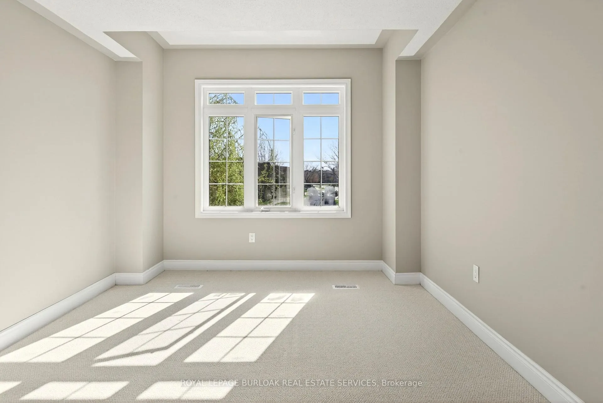 Photo 42 of 283 Turning Leaf Road, Oakville, Bronte — HOMEH