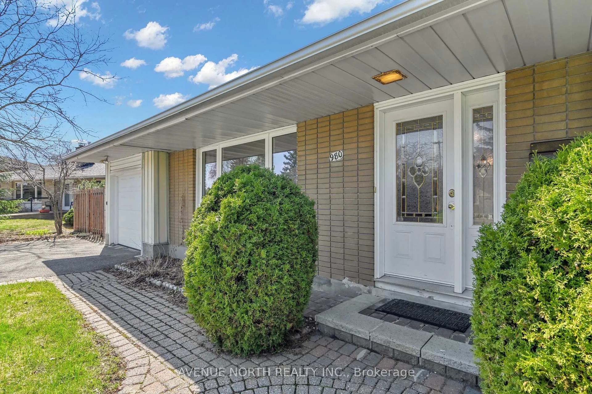 Photo 3 of 980 Wiseman Crescent, Ottawa, Riverside Park — HOMEH