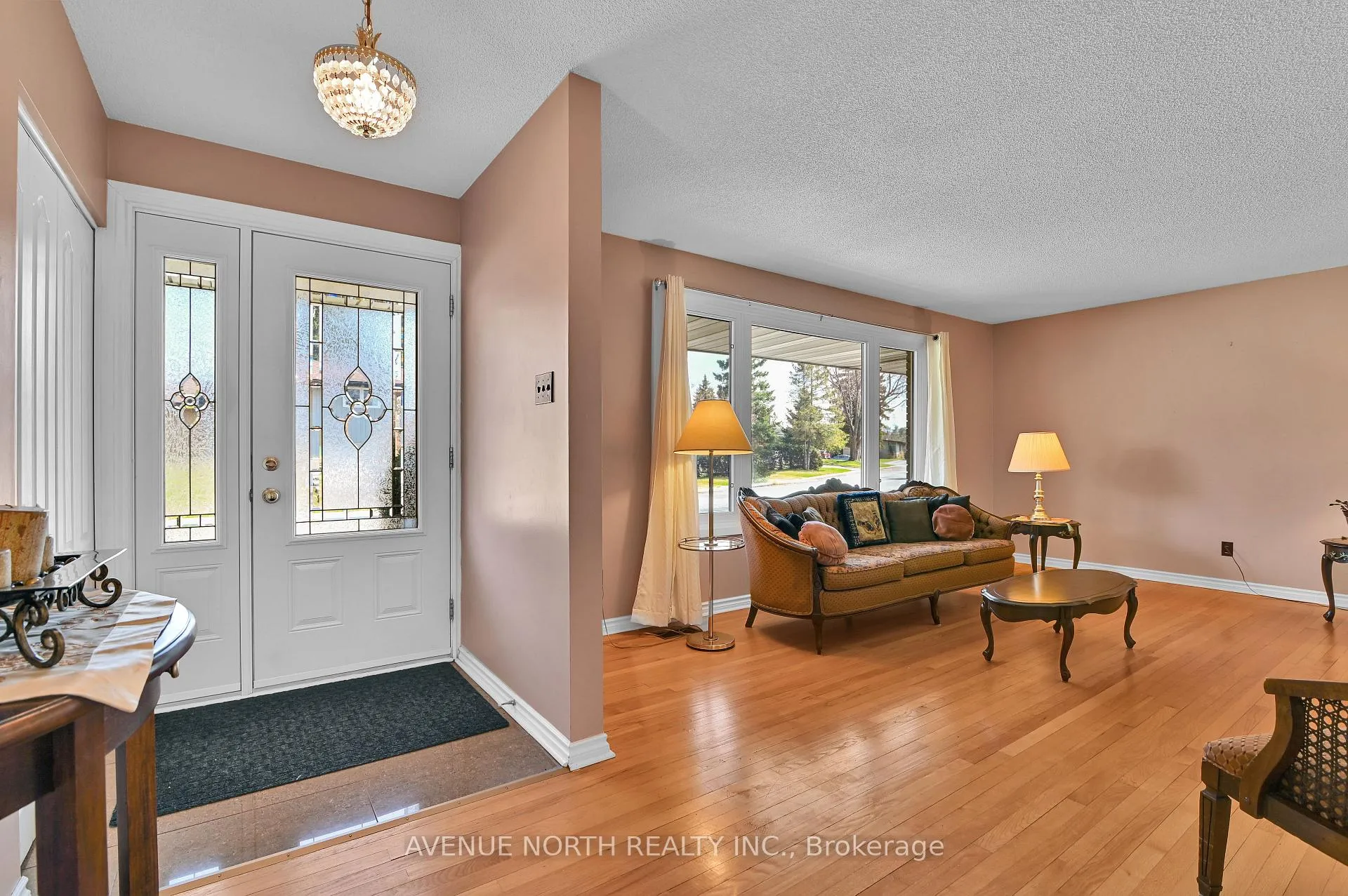 Photo 6 of 980 Wiseman Crescent, Ottawa, Riverside Park — HOMEH