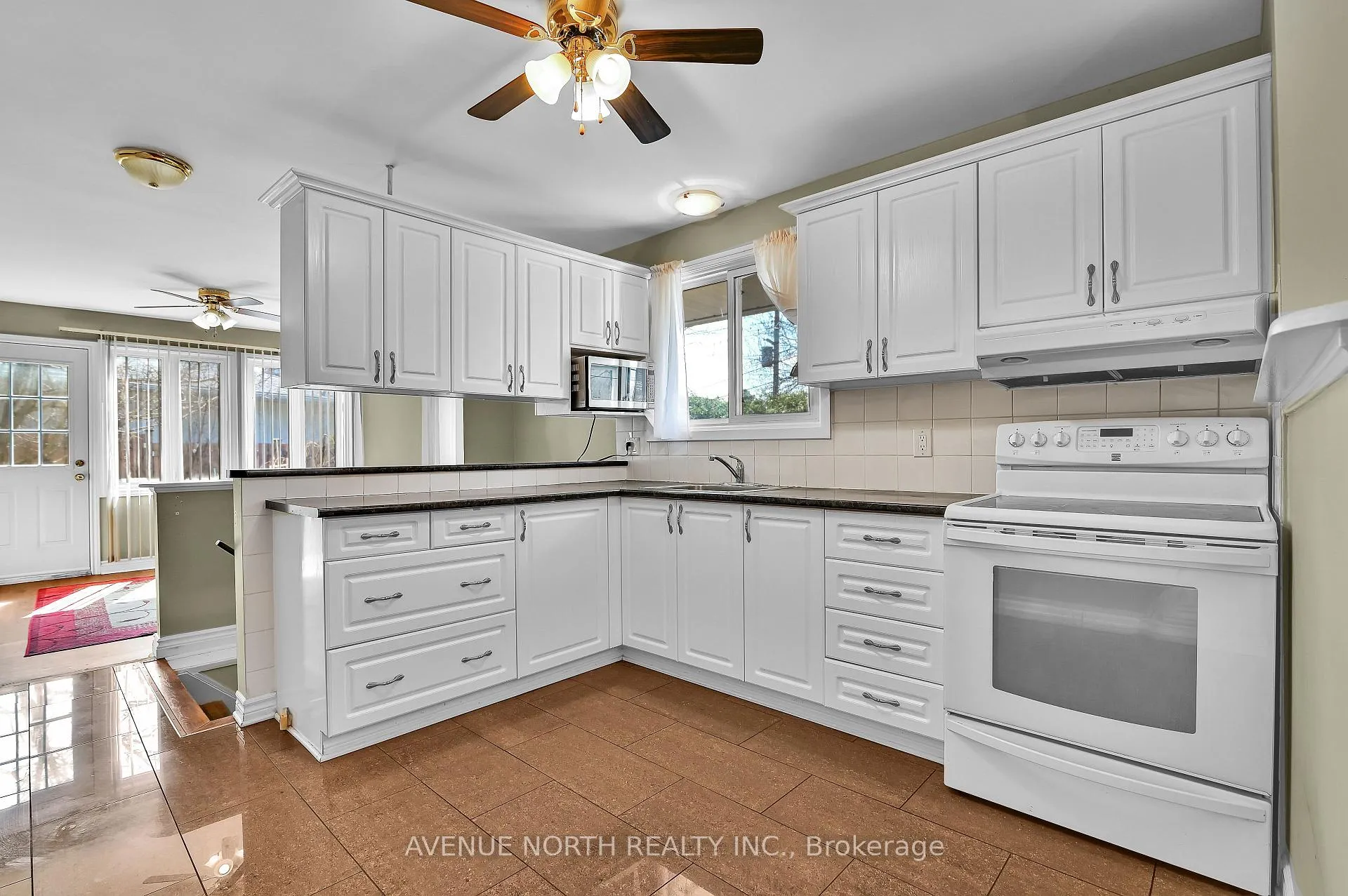 Photo 10 of 980 Wiseman Crescent, Ottawa, Riverside Park — HOMEH