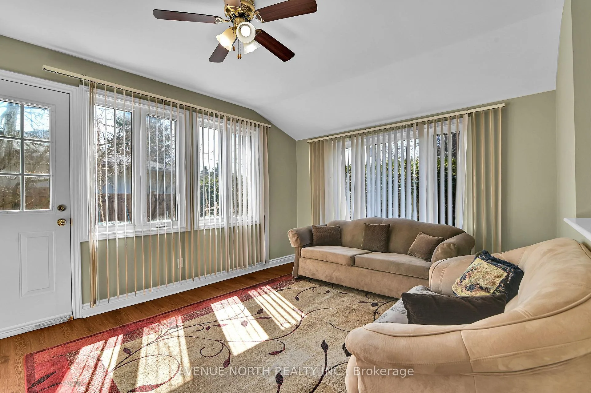 Photo 13 of 980 Wiseman Crescent, Ottawa, Riverside Park — HOMEH