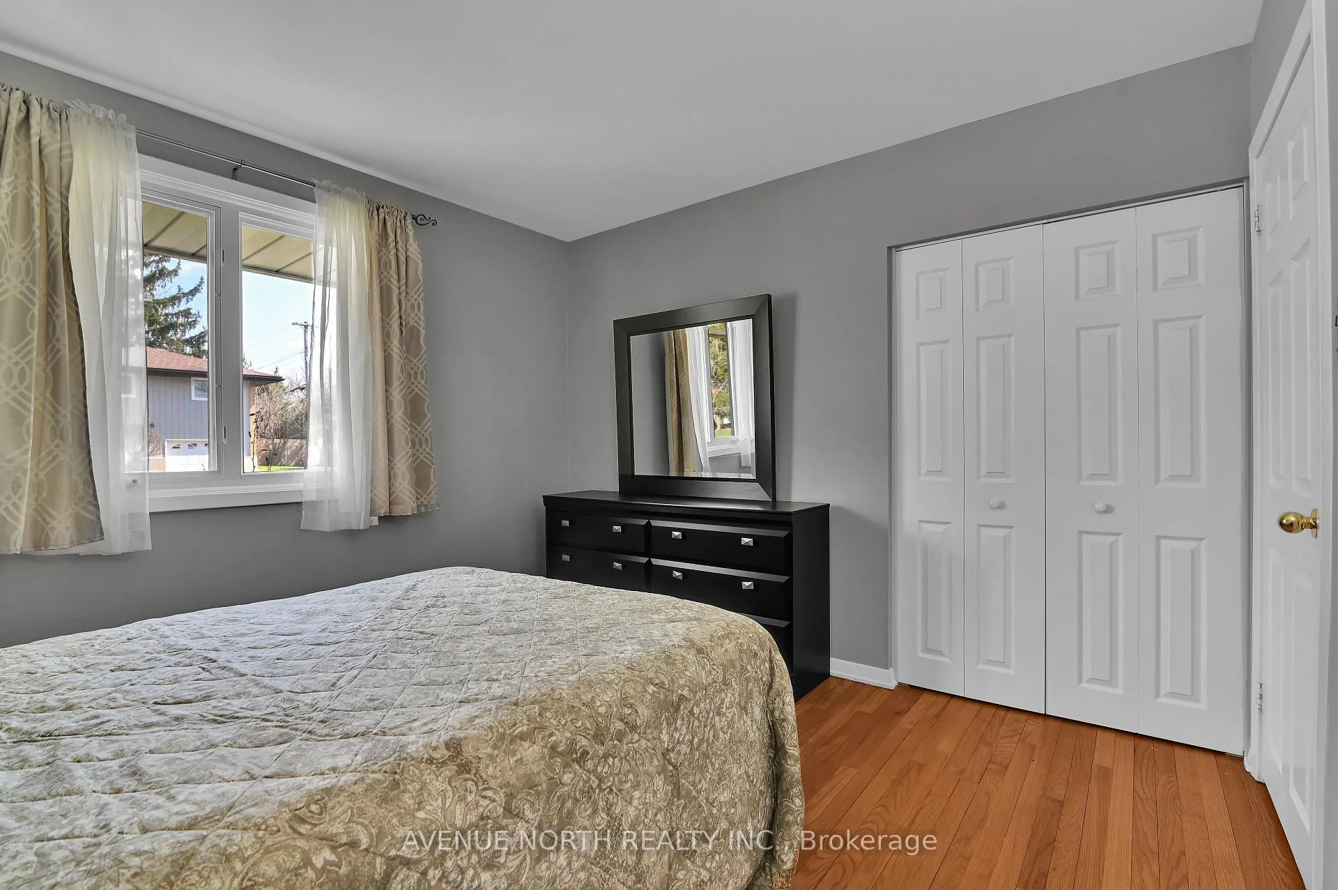 Photo 20 of 980 Wiseman Crescent, Ottawa, Riverside Park — HOMEH
