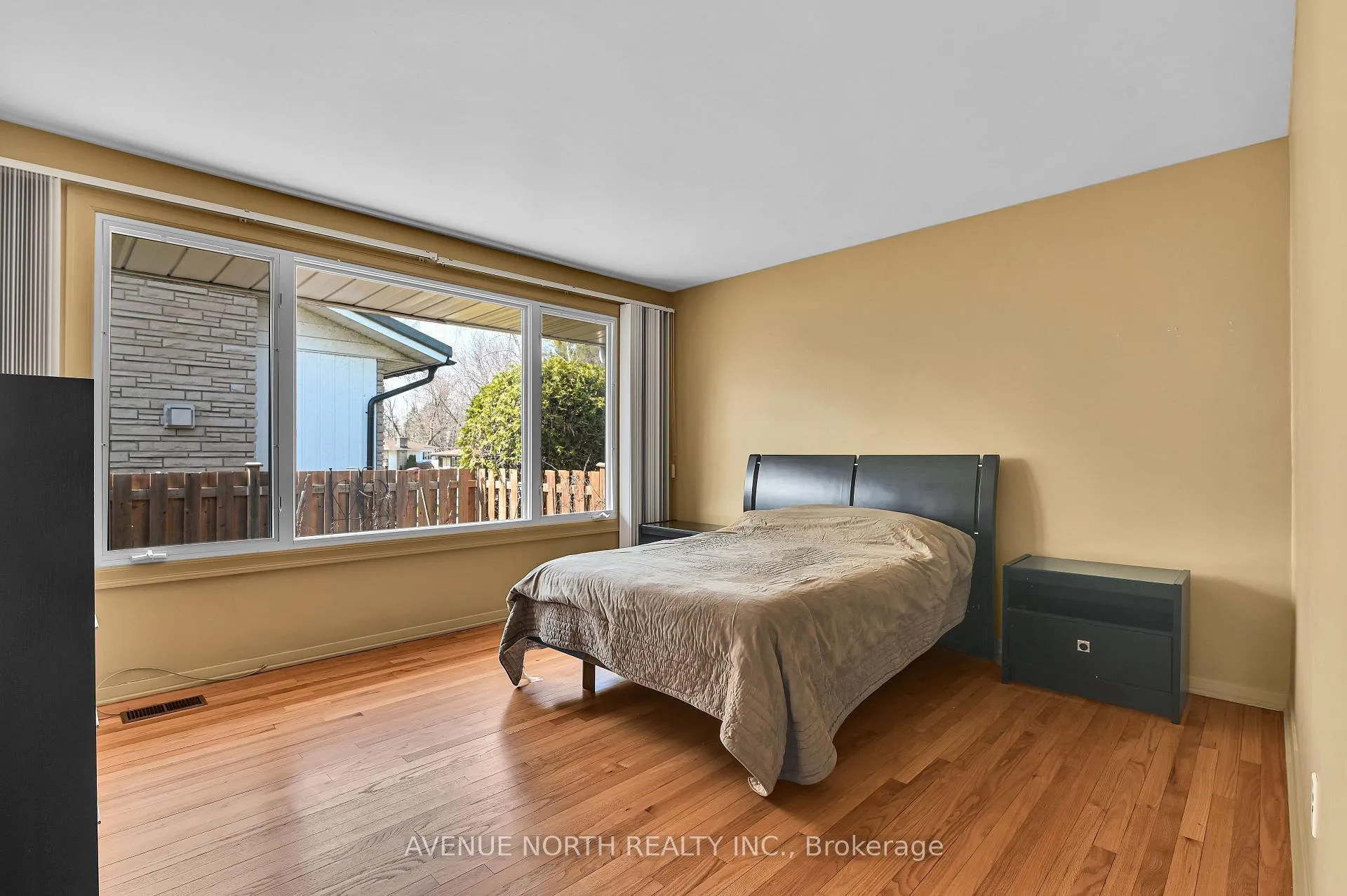 Photo 23 of 980 Wiseman Crescent, Ottawa, Riverside Park — HOMEH