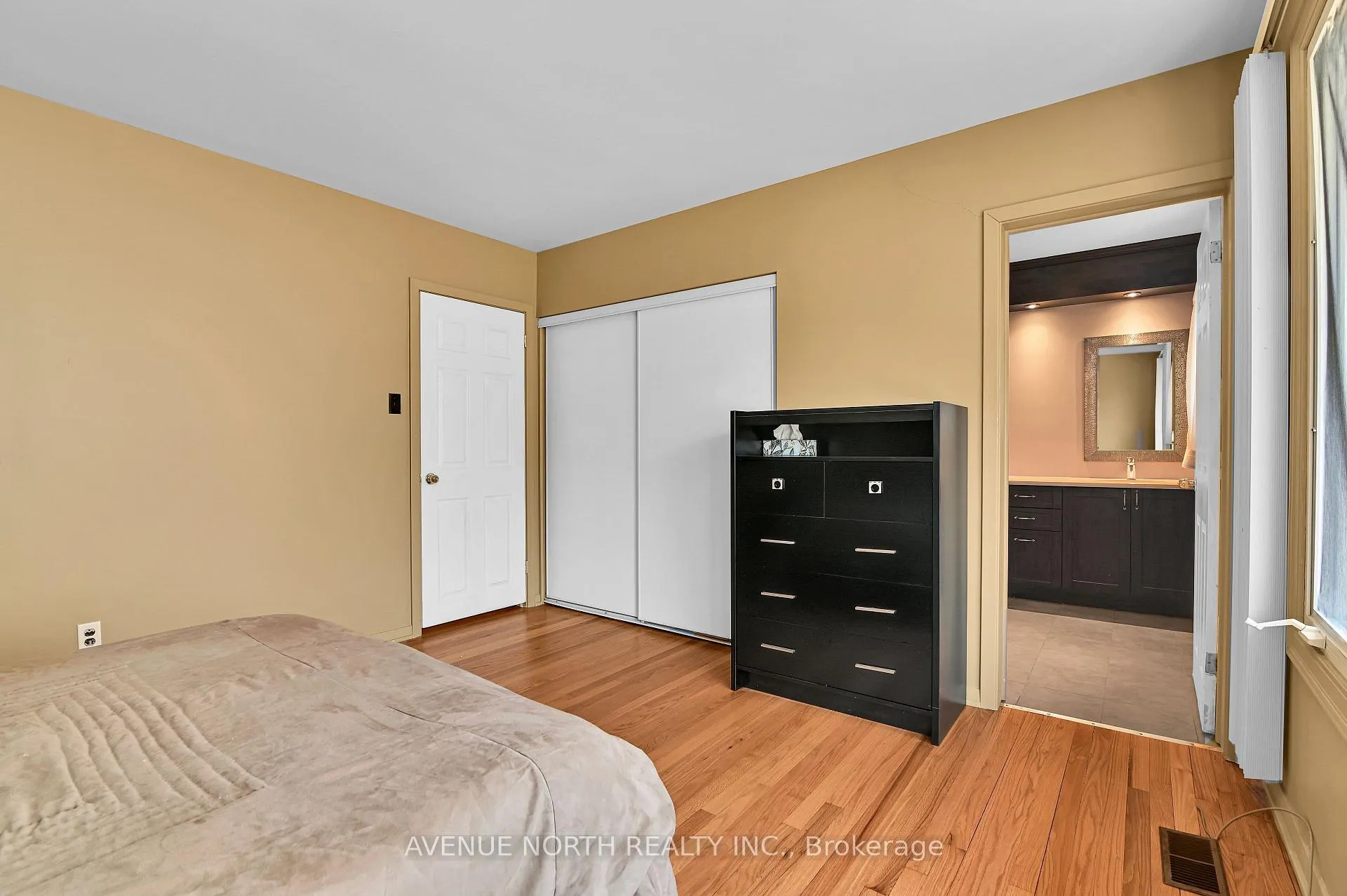 Photo 24 of 980 Wiseman Crescent, Ottawa, Riverside Park — HOMEH