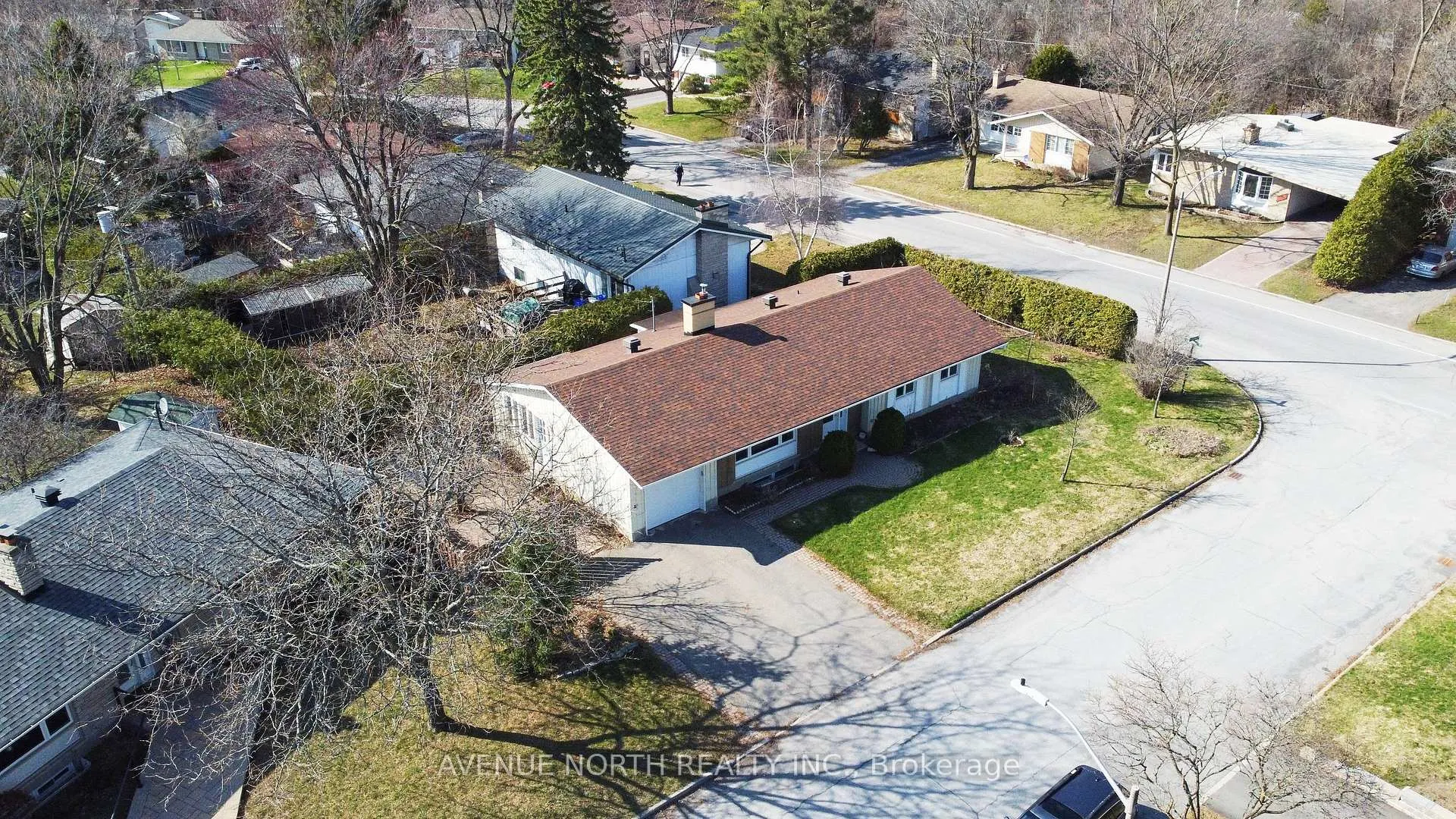 Photo 41 of 980 Wiseman Crescent, Ottawa, Riverside Park — HOMEH