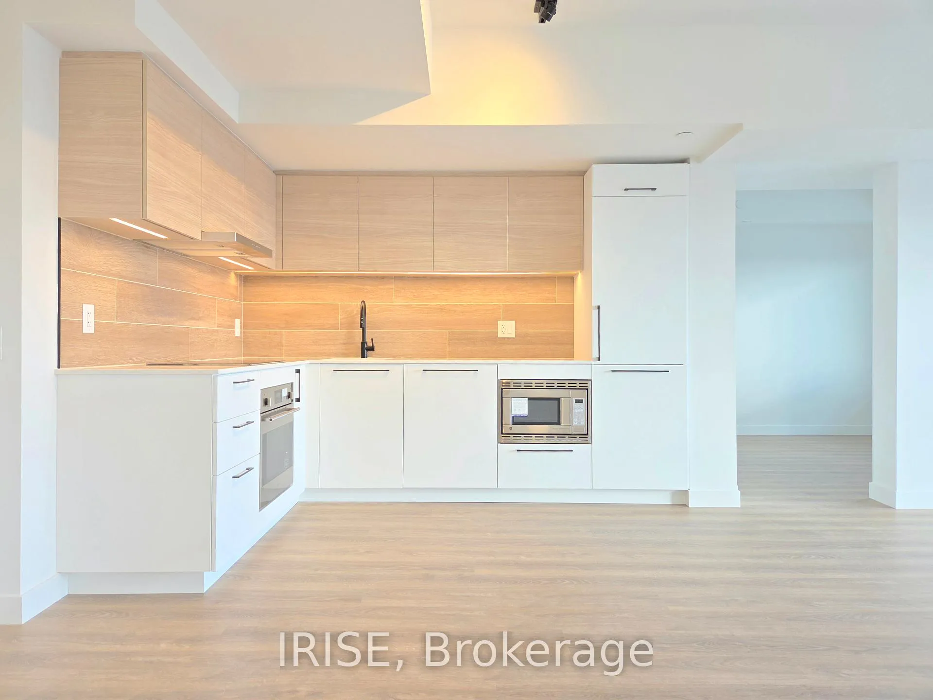 Photo 3 of Unit 610, 1050 Eastern Avenue, Toronto, Greenwood-Coxwell — HOMEH