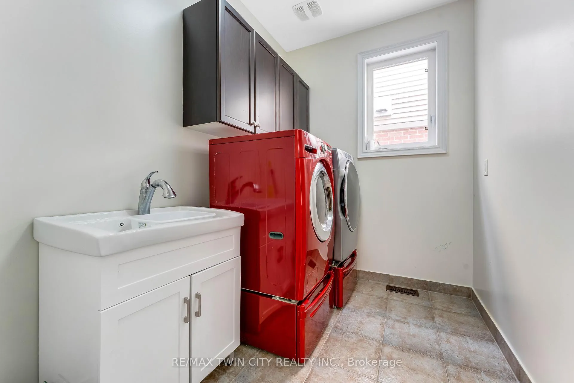 Photo 18 of 145 Redtail Street, Kitchener — HOMEH