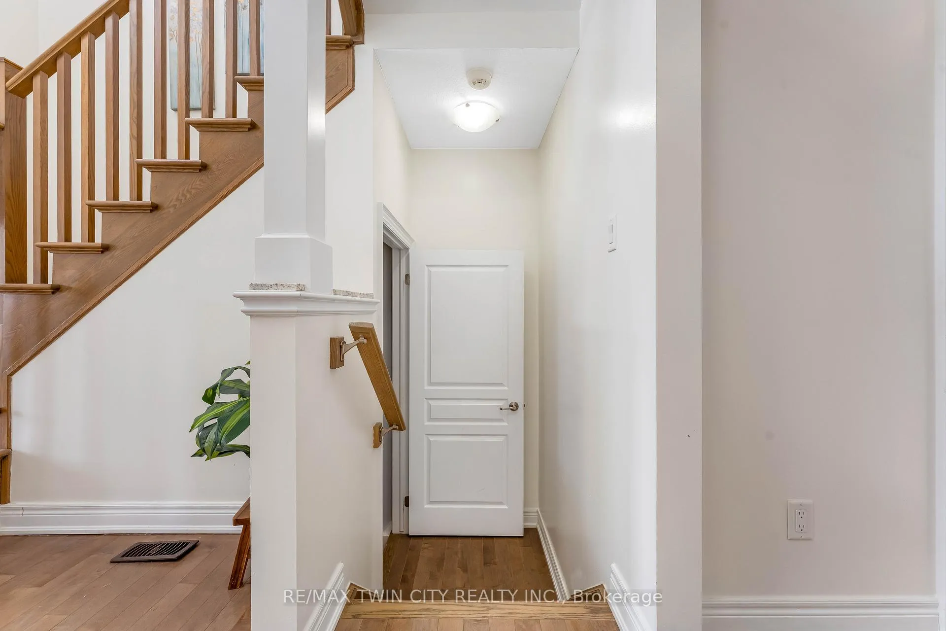 Photo 32 of 145 Redtail Street, Kitchener — HOMEH