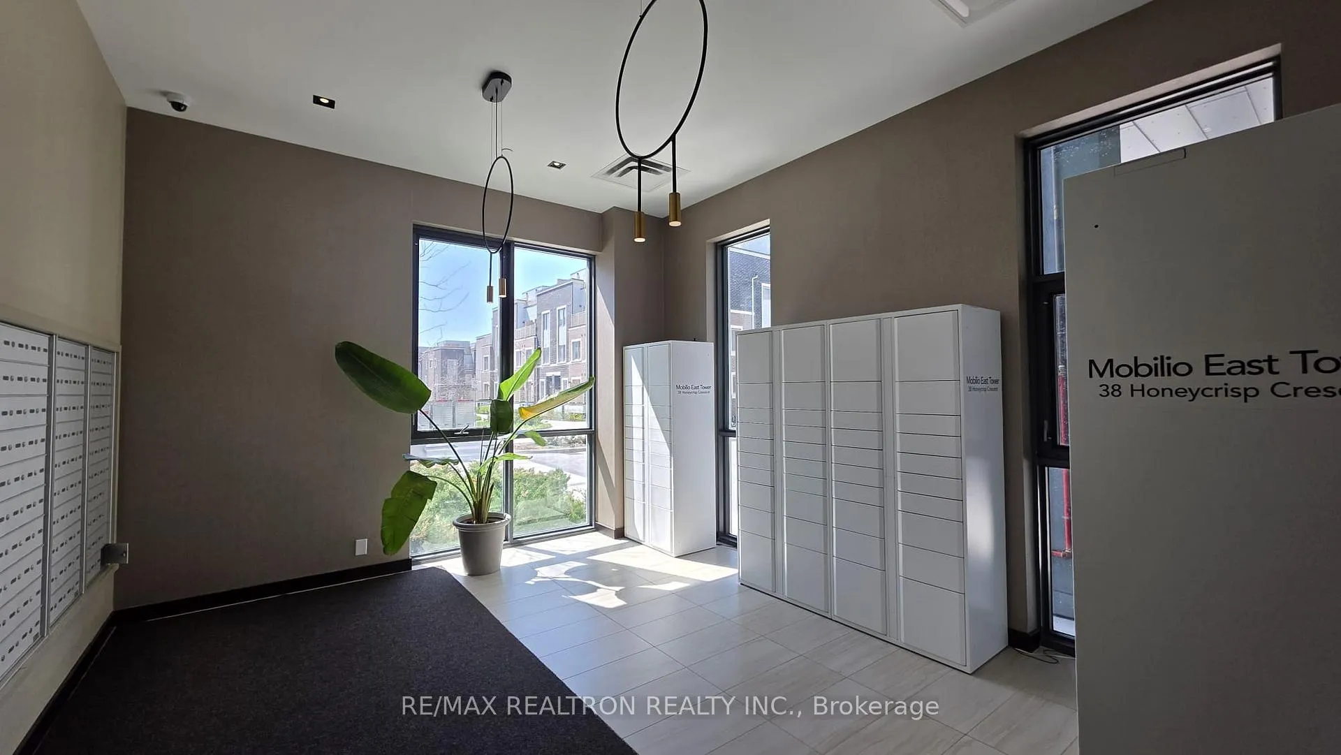 Photo 6 of Unit 608, 38 Honeycrisp Crescent, Vaughan, Vaughan Corporate Centre — HOMEH