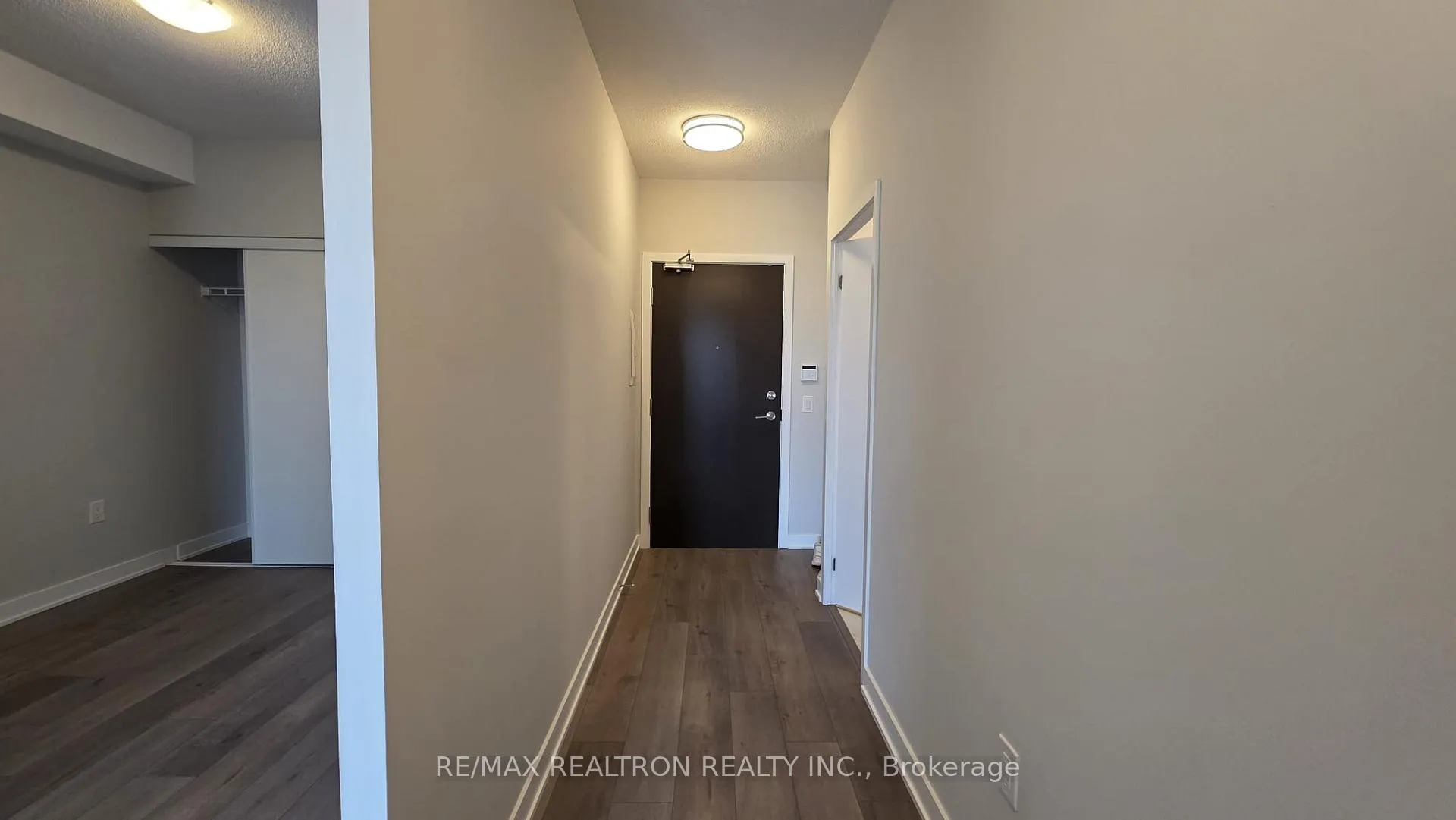 Photo 13 of Unit 608, 38 Honeycrisp Crescent, Vaughan, Vaughan Corporate Centre — HOMEH