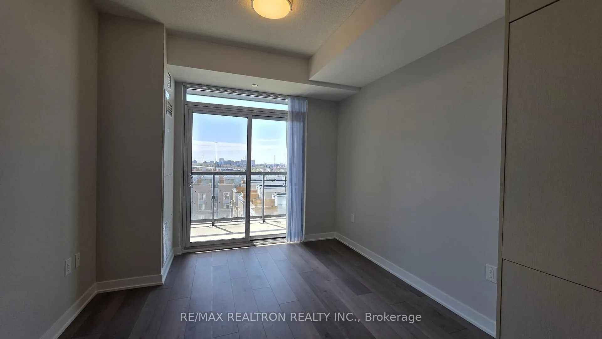 Photo 16 of Unit 608, 38 Honeycrisp Crescent, Vaughan, Vaughan Corporate Centre — HOMEH