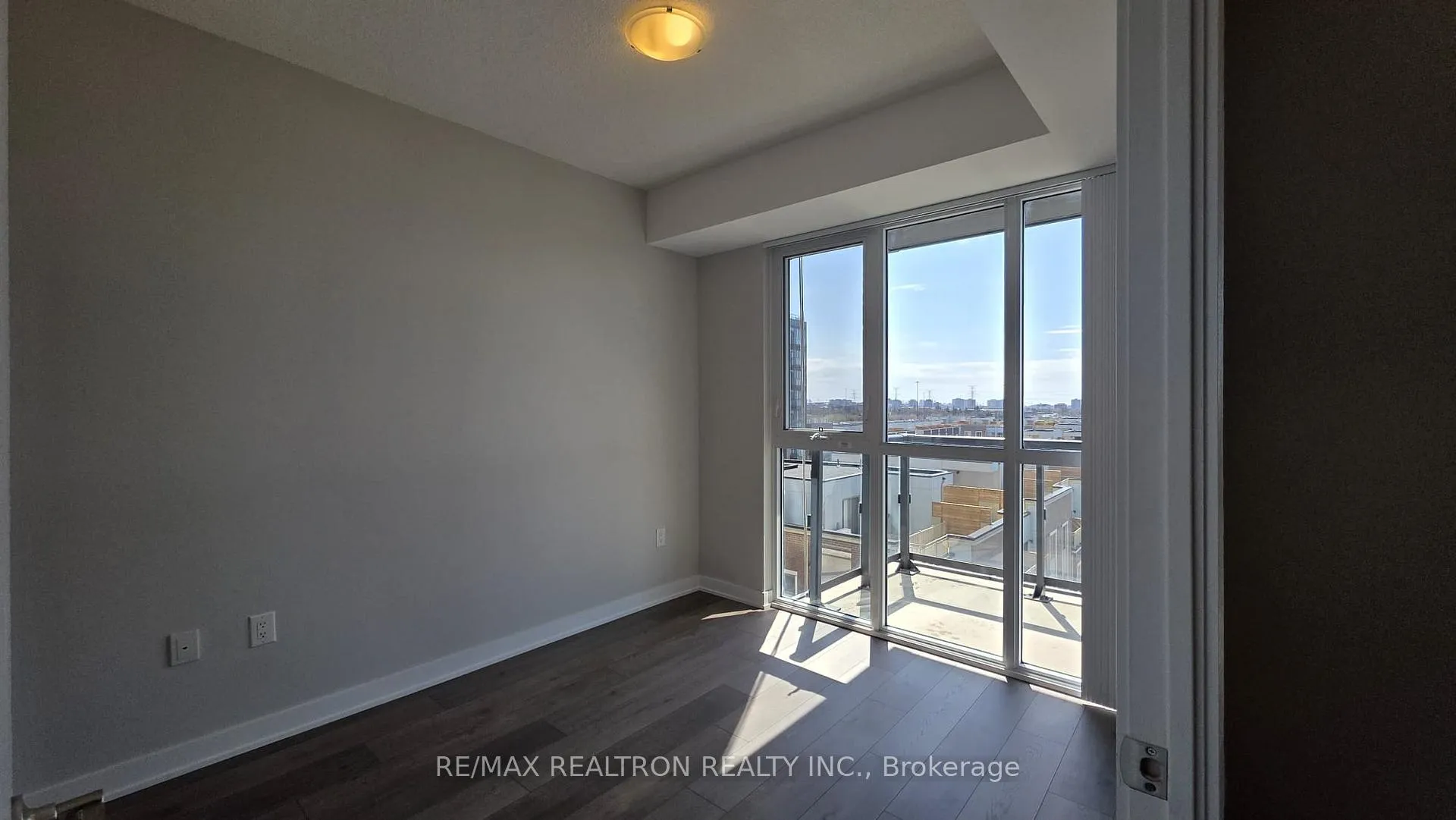 Photo 18 of Unit 608, 38 Honeycrisp Crescent, Vaughan, Vaughan Corporate Centre — HOMEH