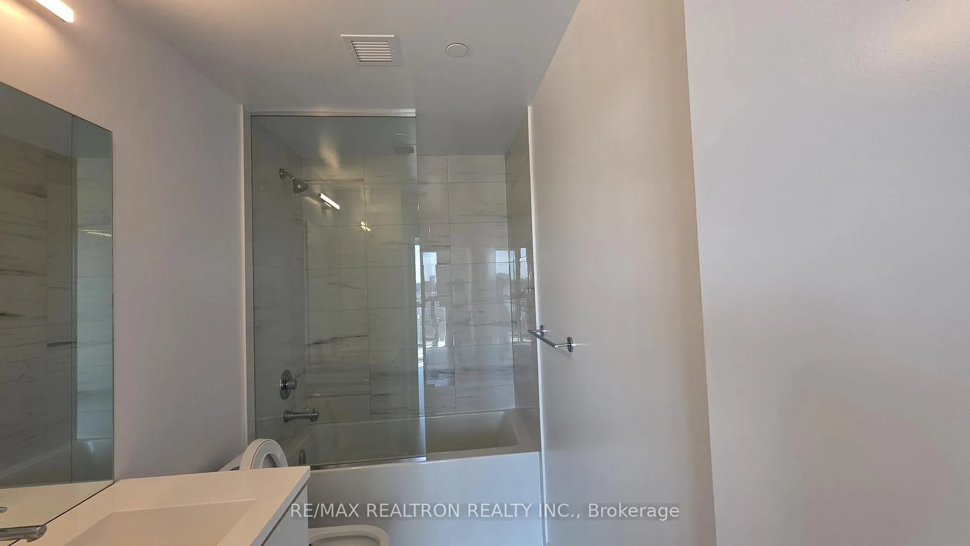 Photo 22 of Unit 608, 38 Honeycrisp Crescent, Vaughan, Vaughan Corporate Centre — HOMEH