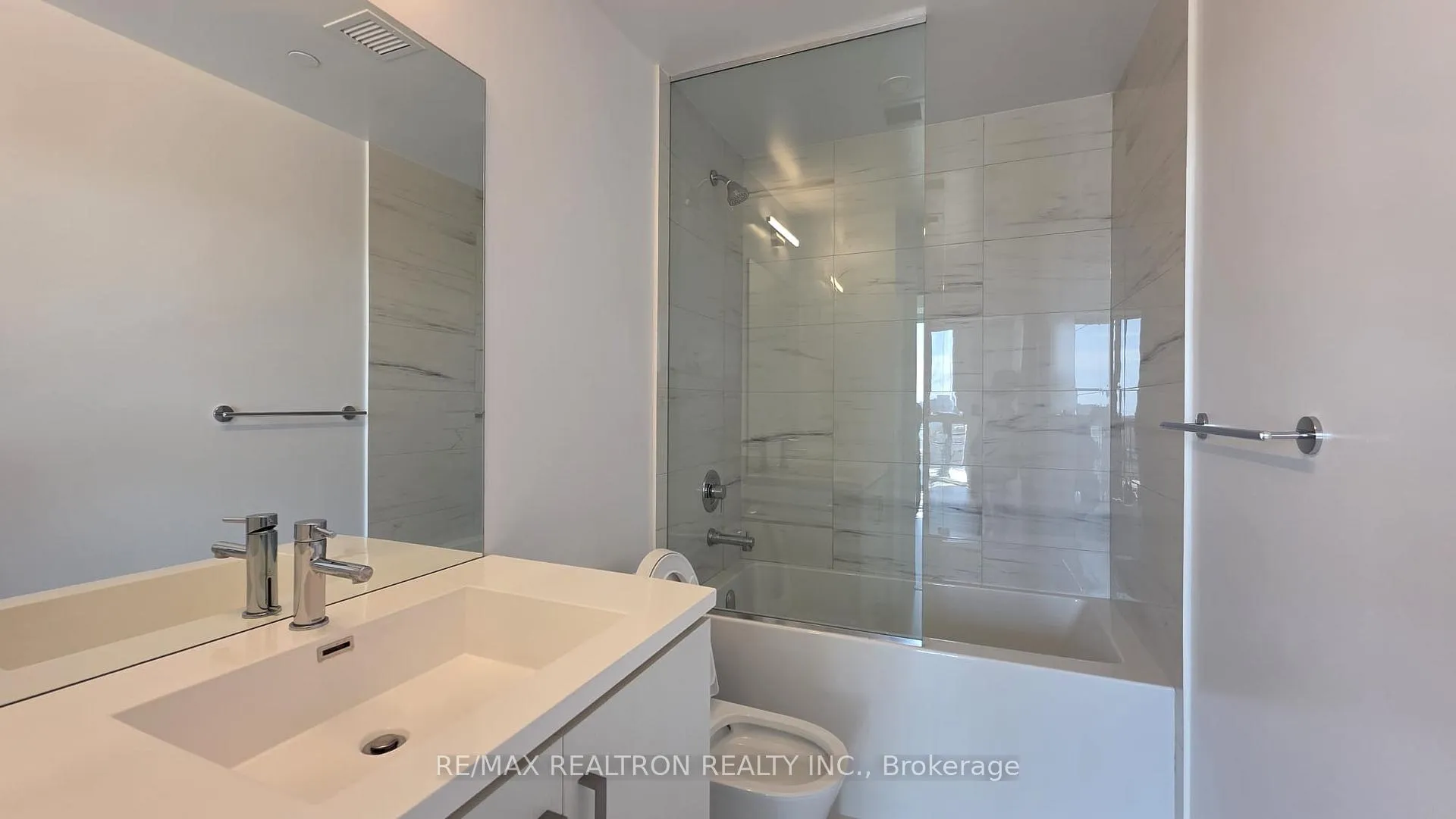 Photo 23 of Unit 608, 38 Honeycrisp Crescent, Vaughan, Vaughan Corporate Centre — HOMEH