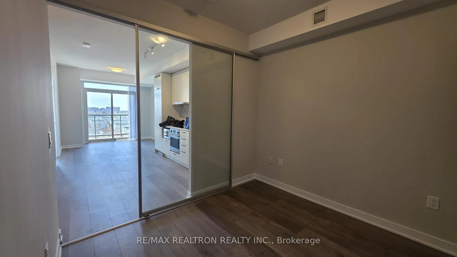 Photo 25 of Unit 608, 38 Honeycrisp Crescent, Vaughan, Vaughan Corporate Centre — HOMEH
