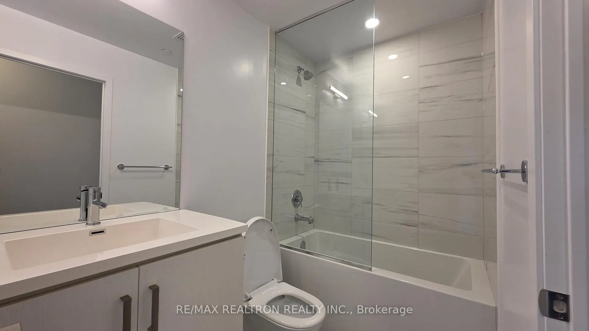 Photo 33 of Unit 608, 38 Honeycrisp Crescent, Vaughan, Vaughan Corporate Centre — HOMEH