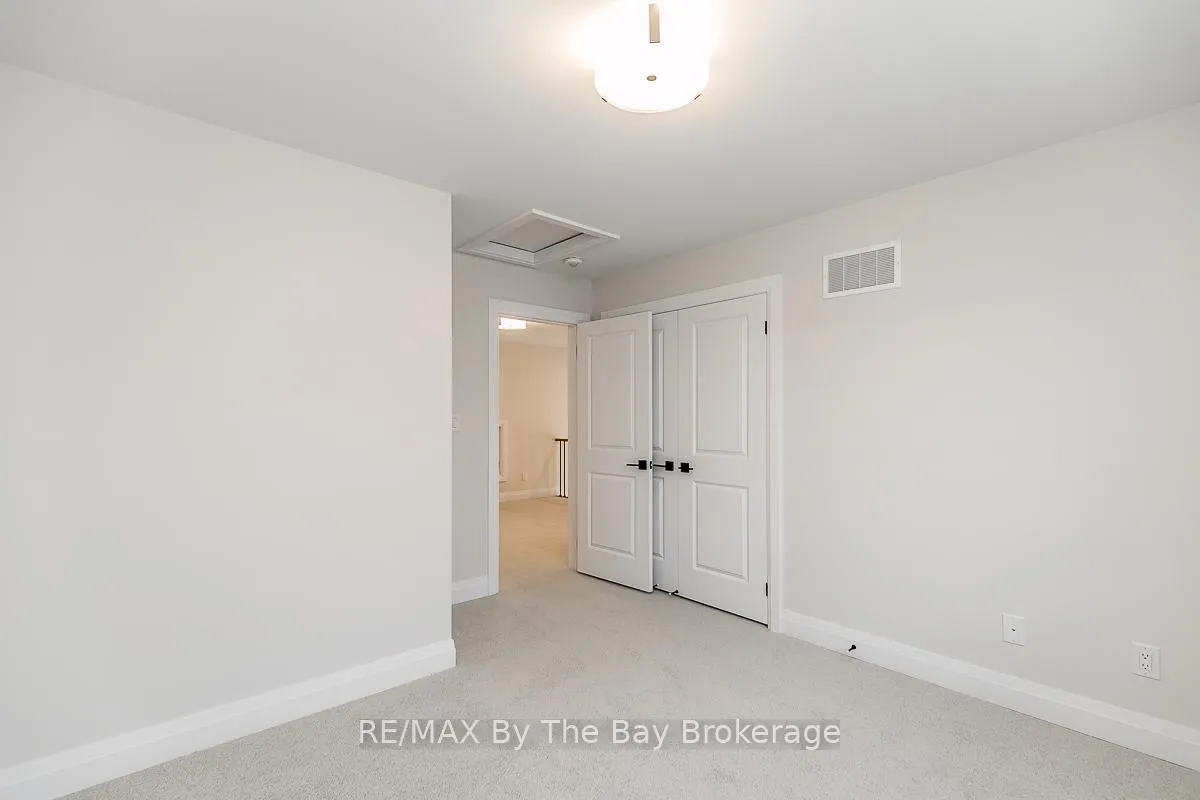 Photo 37 of 5 Rosanne Circle, Wasaga Beach — HOMEH