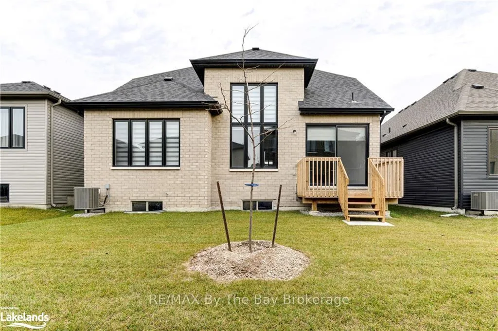 Photo 38 of 5 Rosanne Circle, Wasaga Beach — HOMEH
