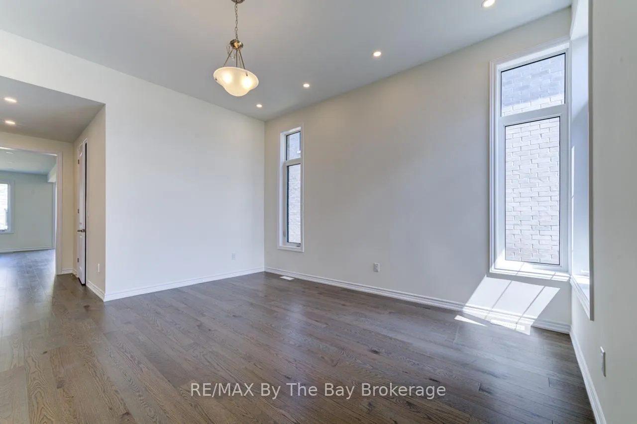Photo 6 of 17 Sun Valley Avenue, Wasaga Beach — HOMEH