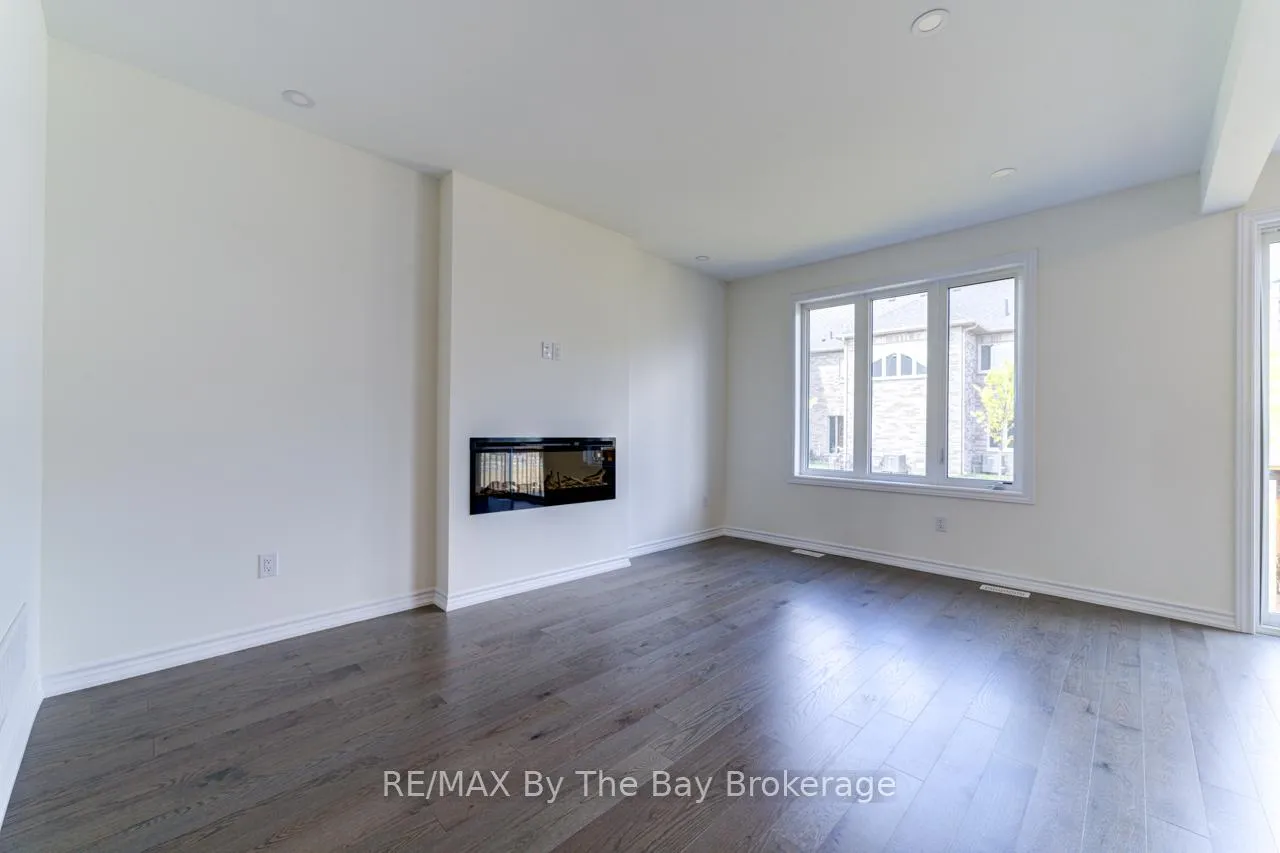 Photo 8 of 17 Sun Valley Avenue, Wasaga Beach — HOMEH