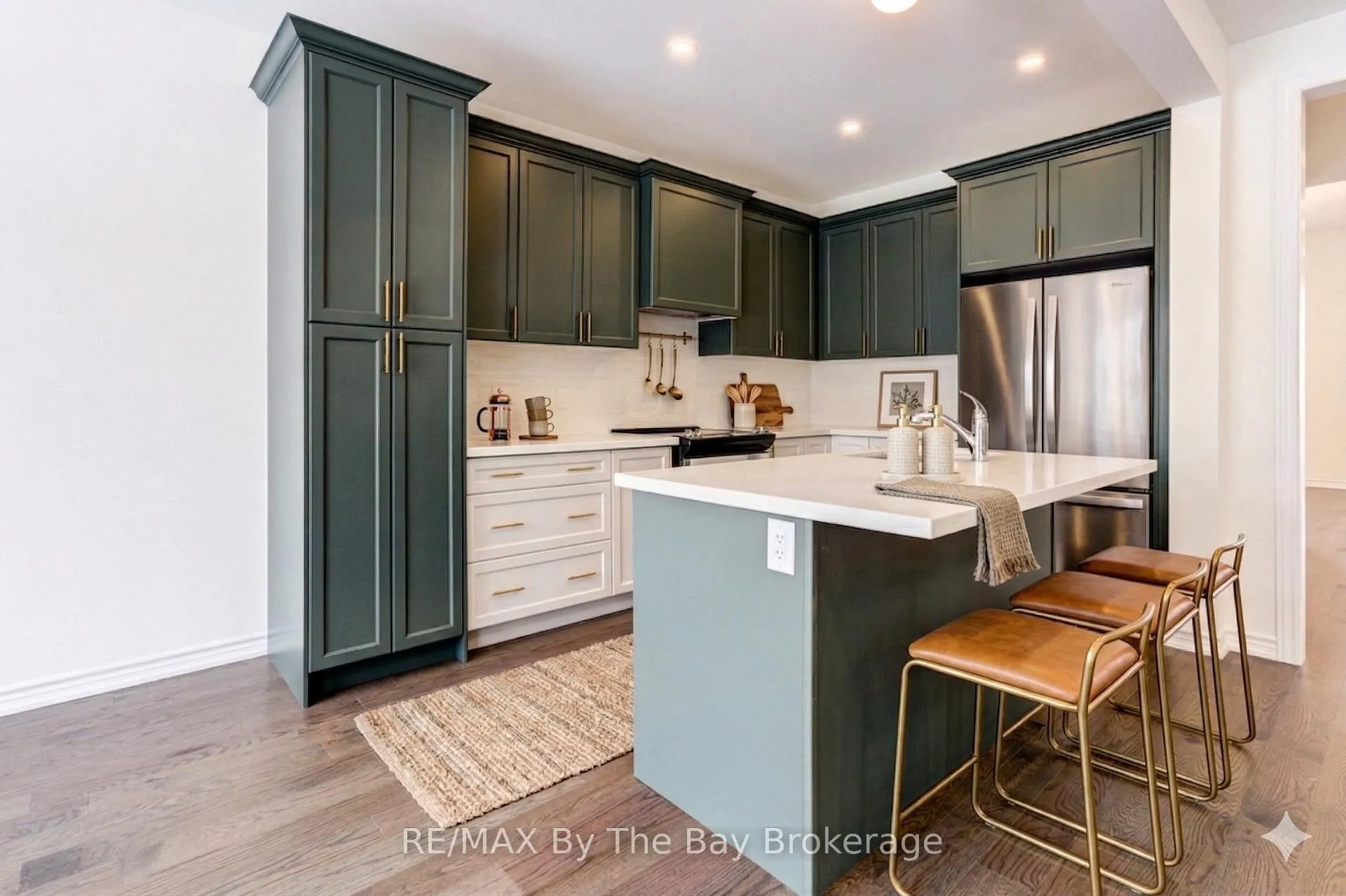 Photo 12 of 17 Sun Valley Avenue, Wasaga Beach — HOMEH