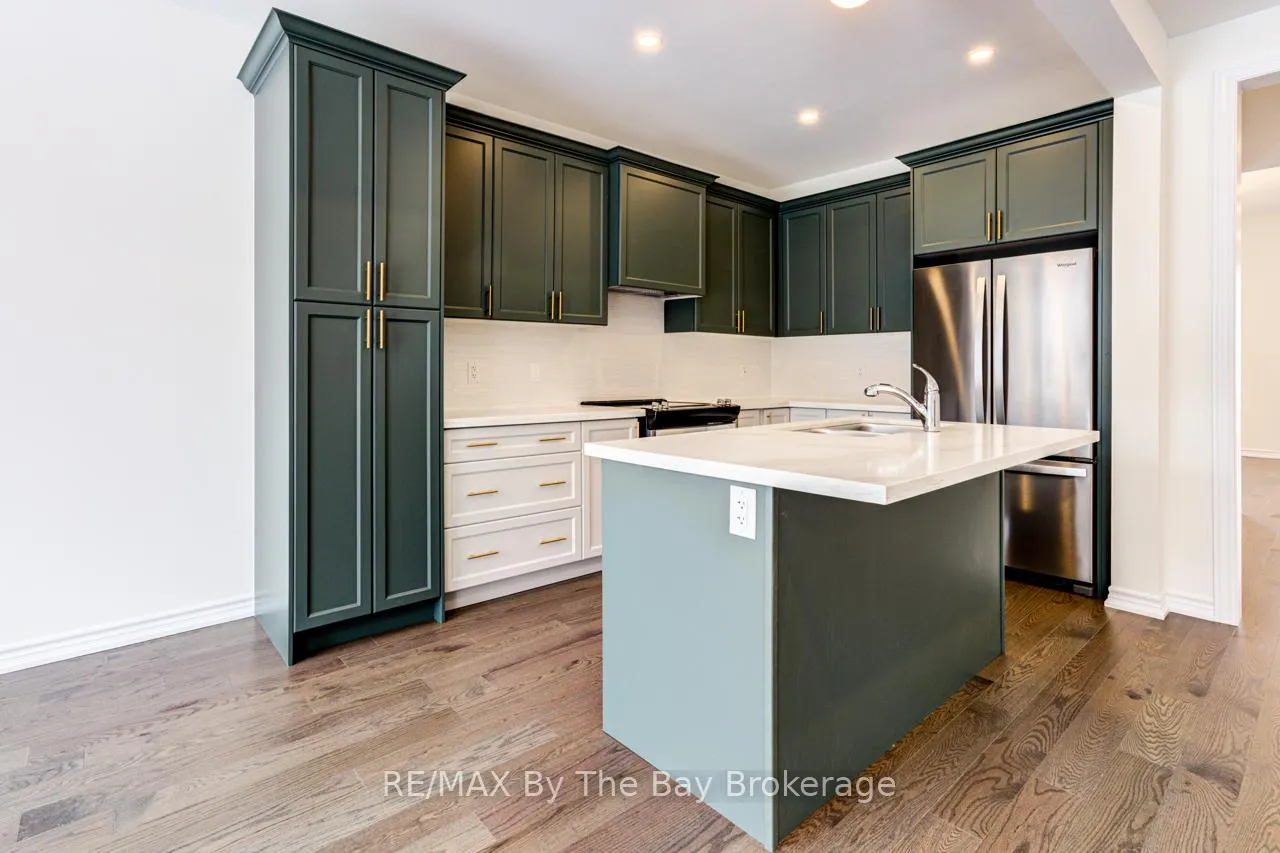 Photo 13 of 17 Sun Valley Avenue, Wasaga Beach — HOMEH