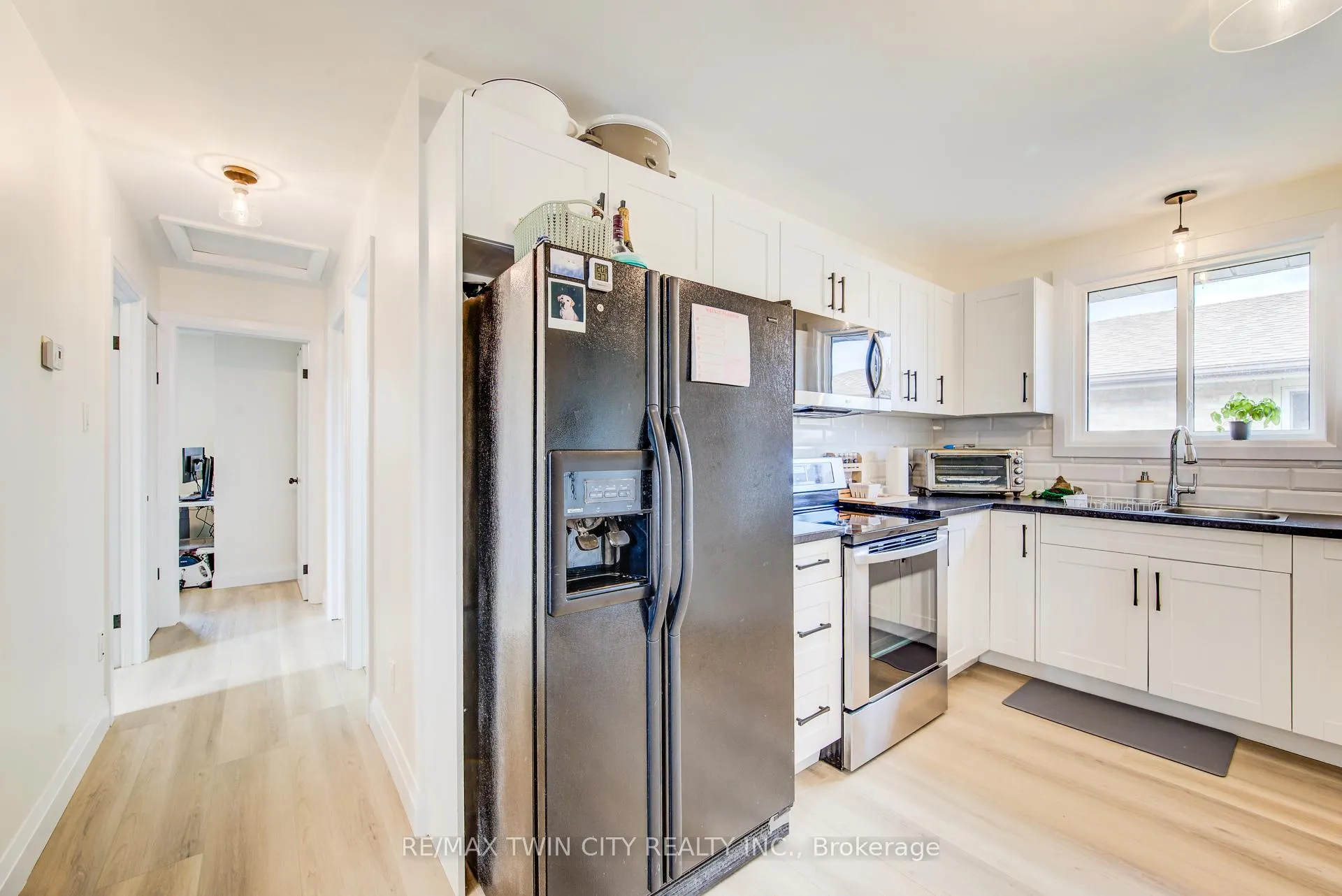 Photo 15 of 183 Dinison Crescent, Kitchener, Laurentian Hills — HOMEH