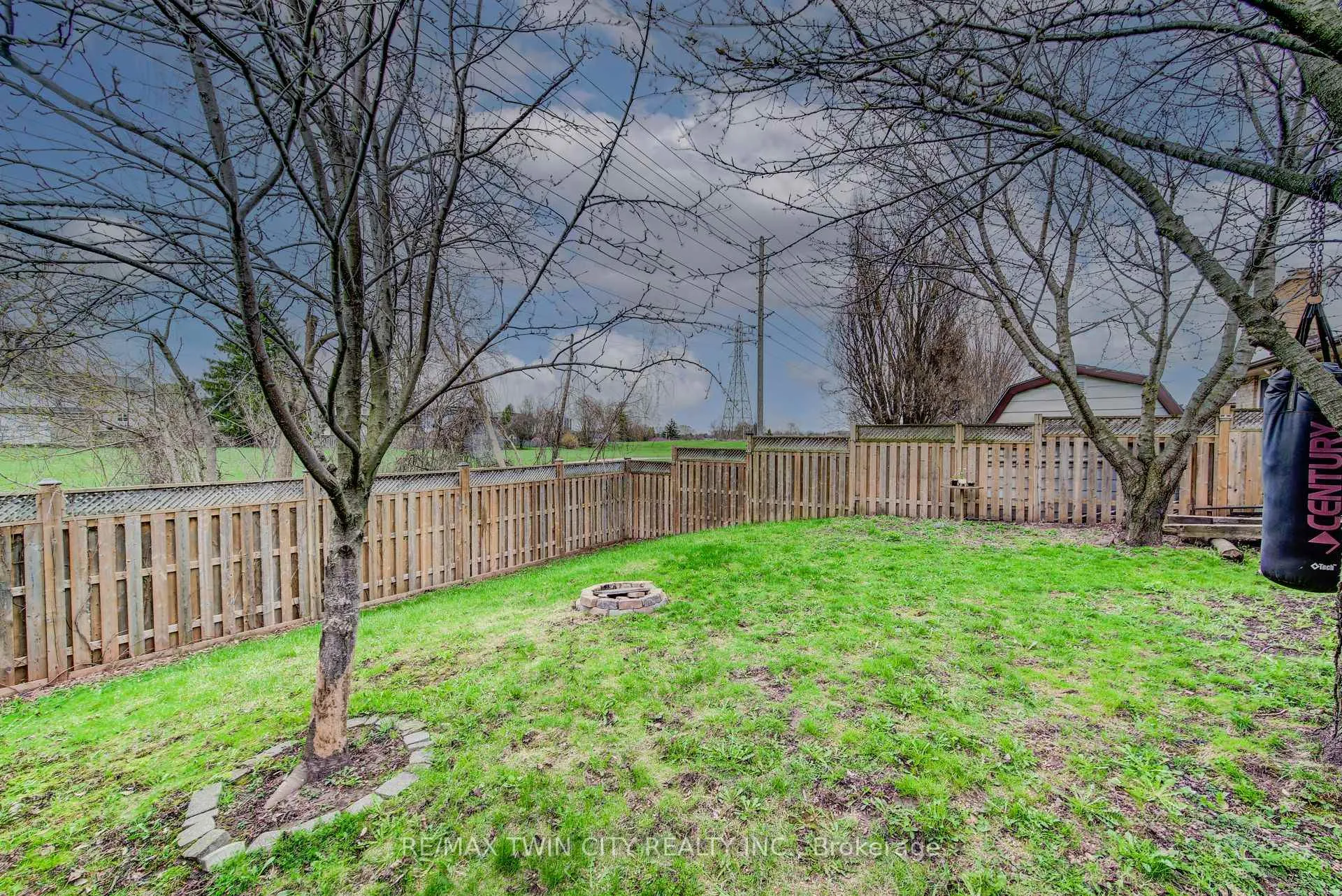 Photo 31 of 183 Dinison Crescent, Kitchener, Laurentian Hills — HOMEH