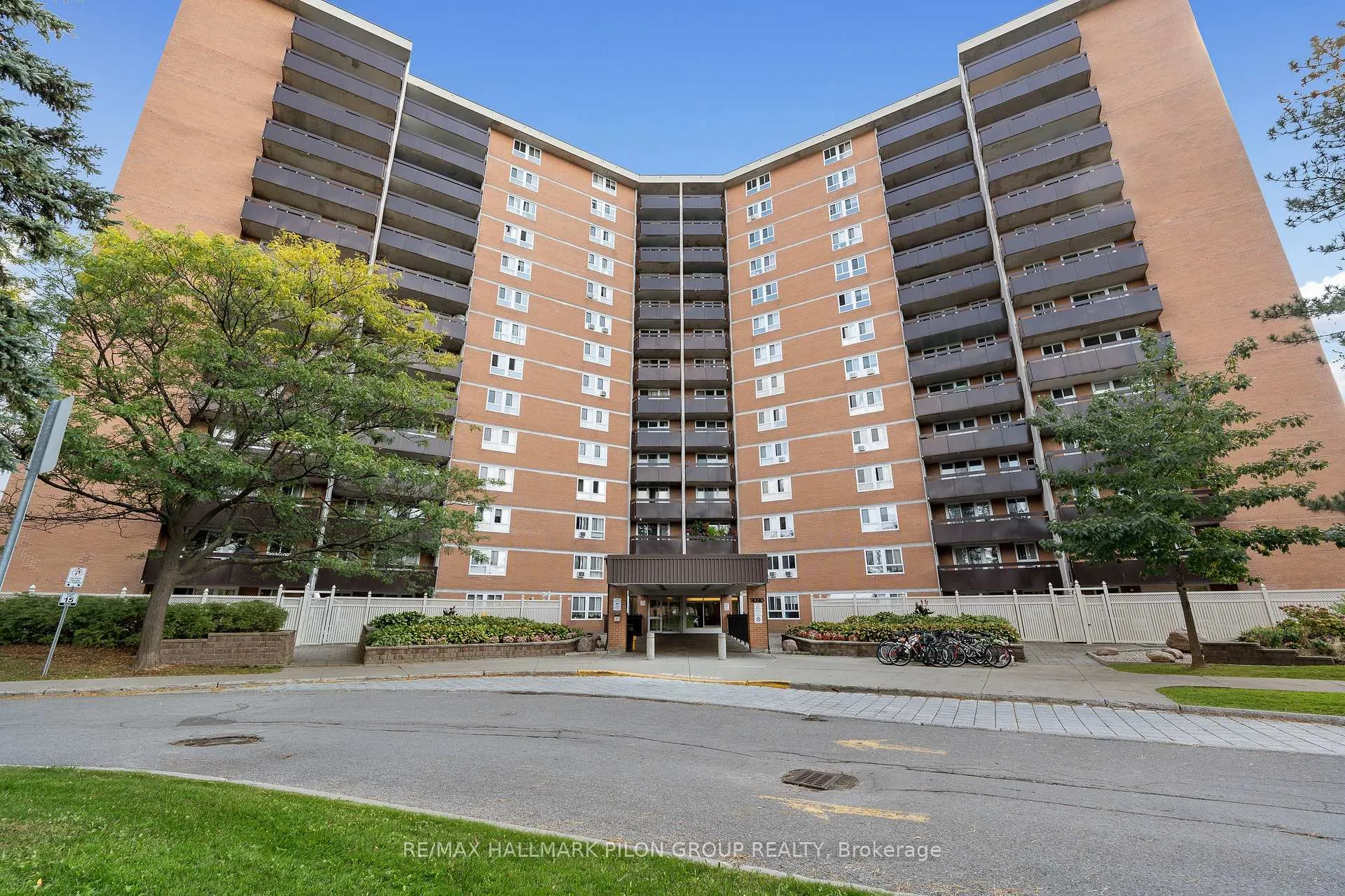 Front of Unit 508, 2000 Jasmine Crescent