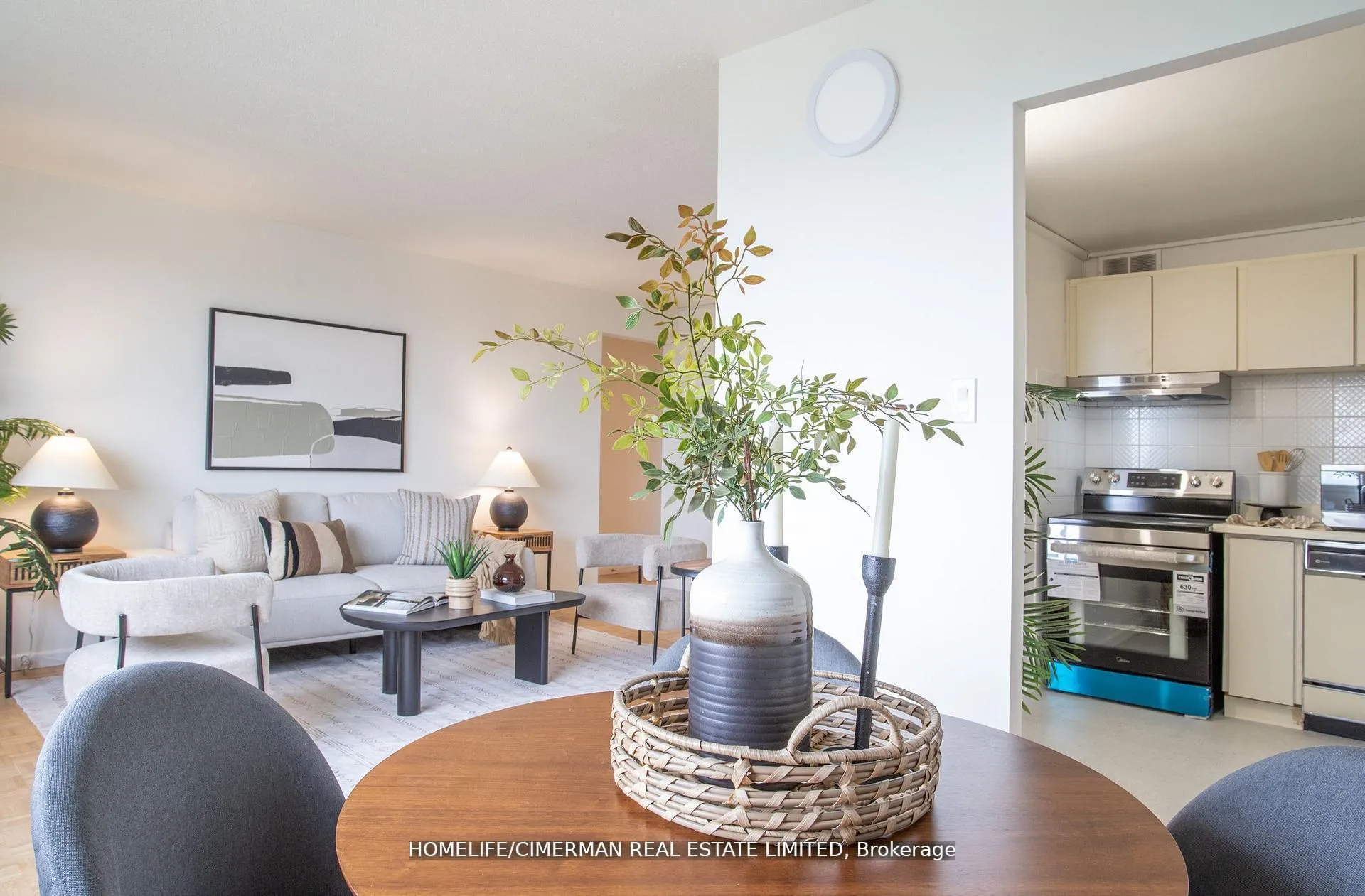 Front of Unit 1702, 715 Don Mills Road