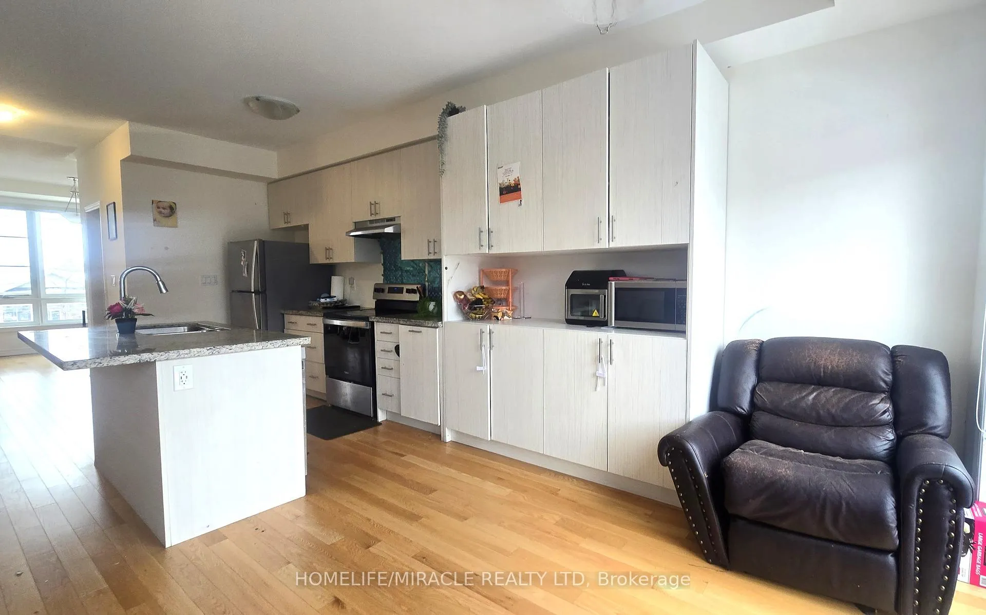Photo 3 of 6723 Thickson Road N, Whitby, Brooklin — HOMEH