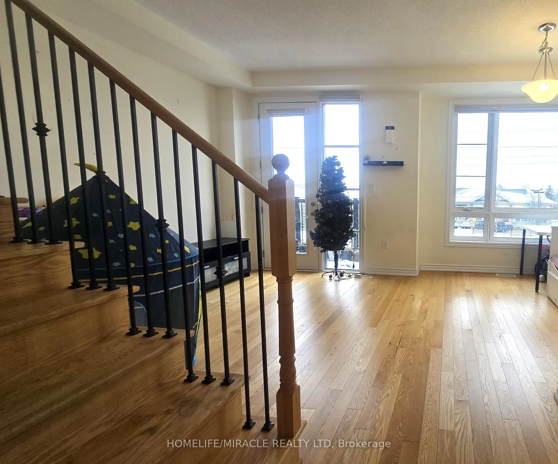 Photo 5 of 6723 Thickson Road N, Whitby, Brooklin — HOMEH