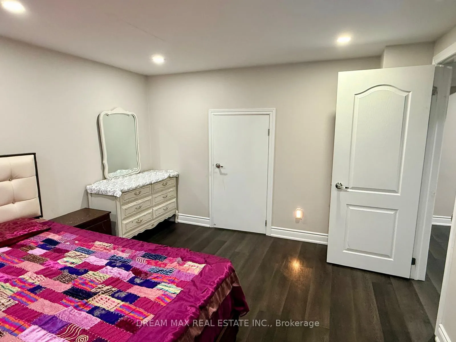 Photo 5 of 29 Nomad Crescent W, Brampton, Bram West — HOMEH