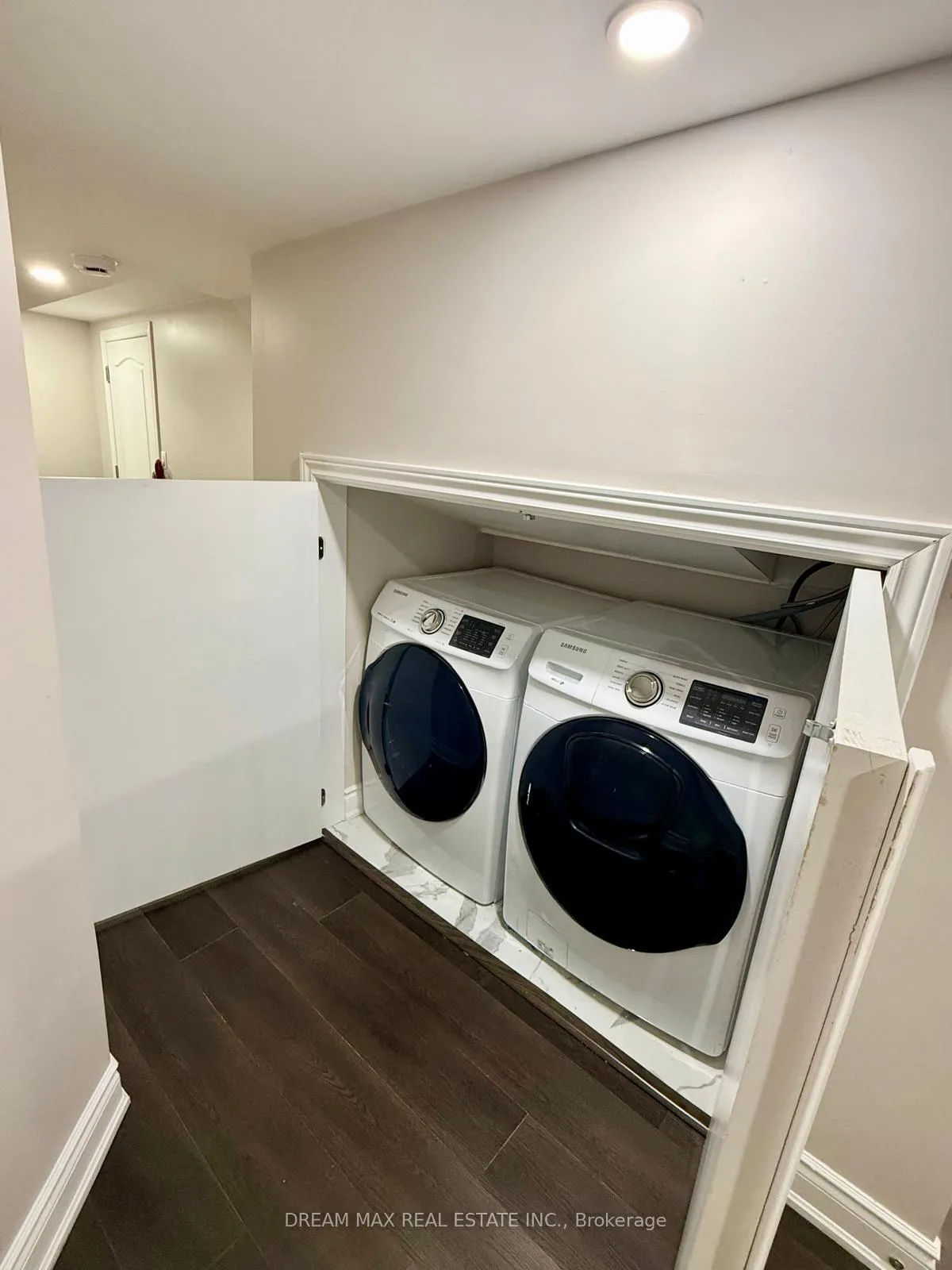 Photo 9 of 29 Nomad Crescent W, Brampton, Bram West — HOMEH