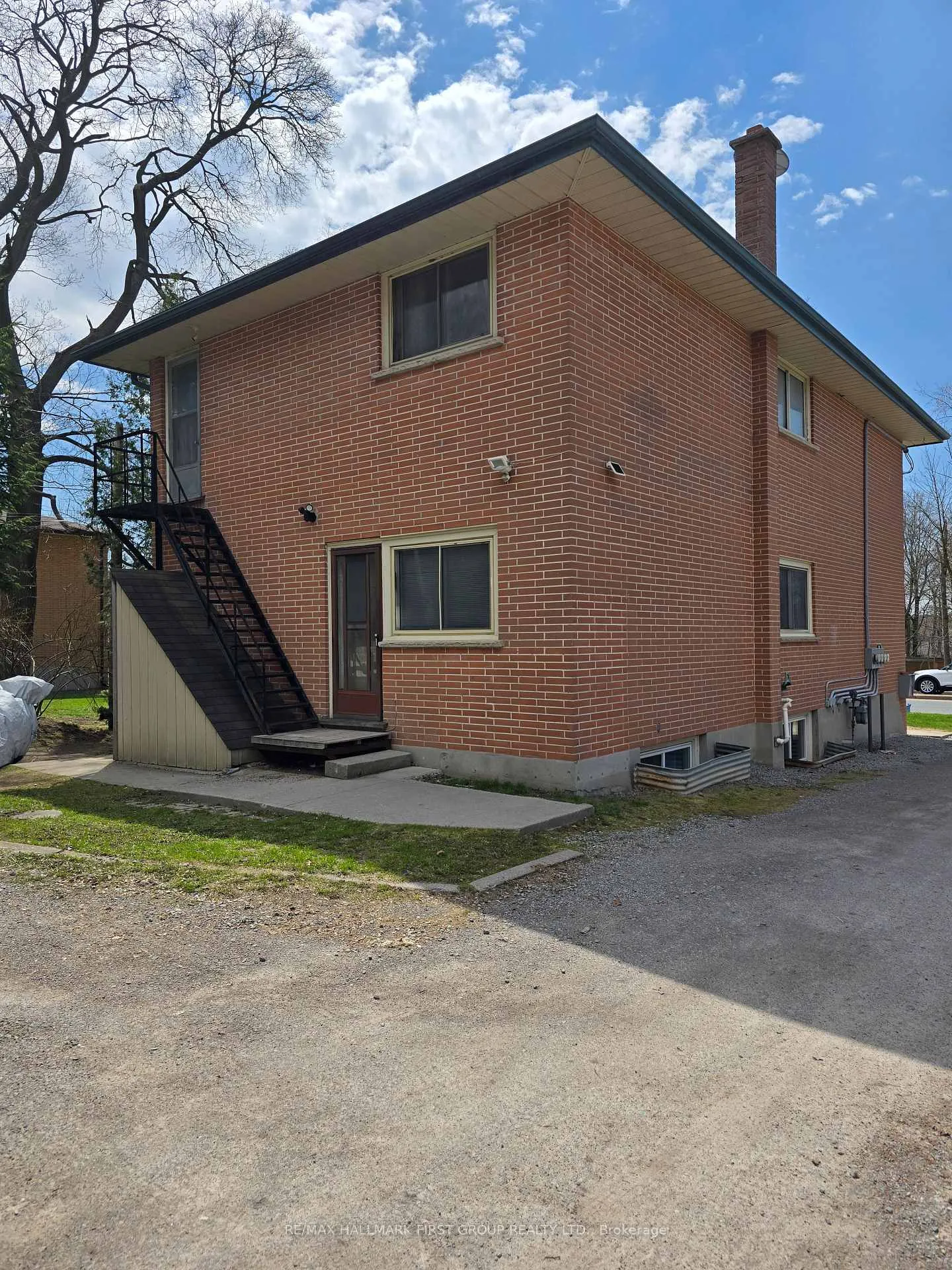 Photo 3 of 730 Chemong Road E, Peterborough, Northcrest Ward 5 — HOMEH