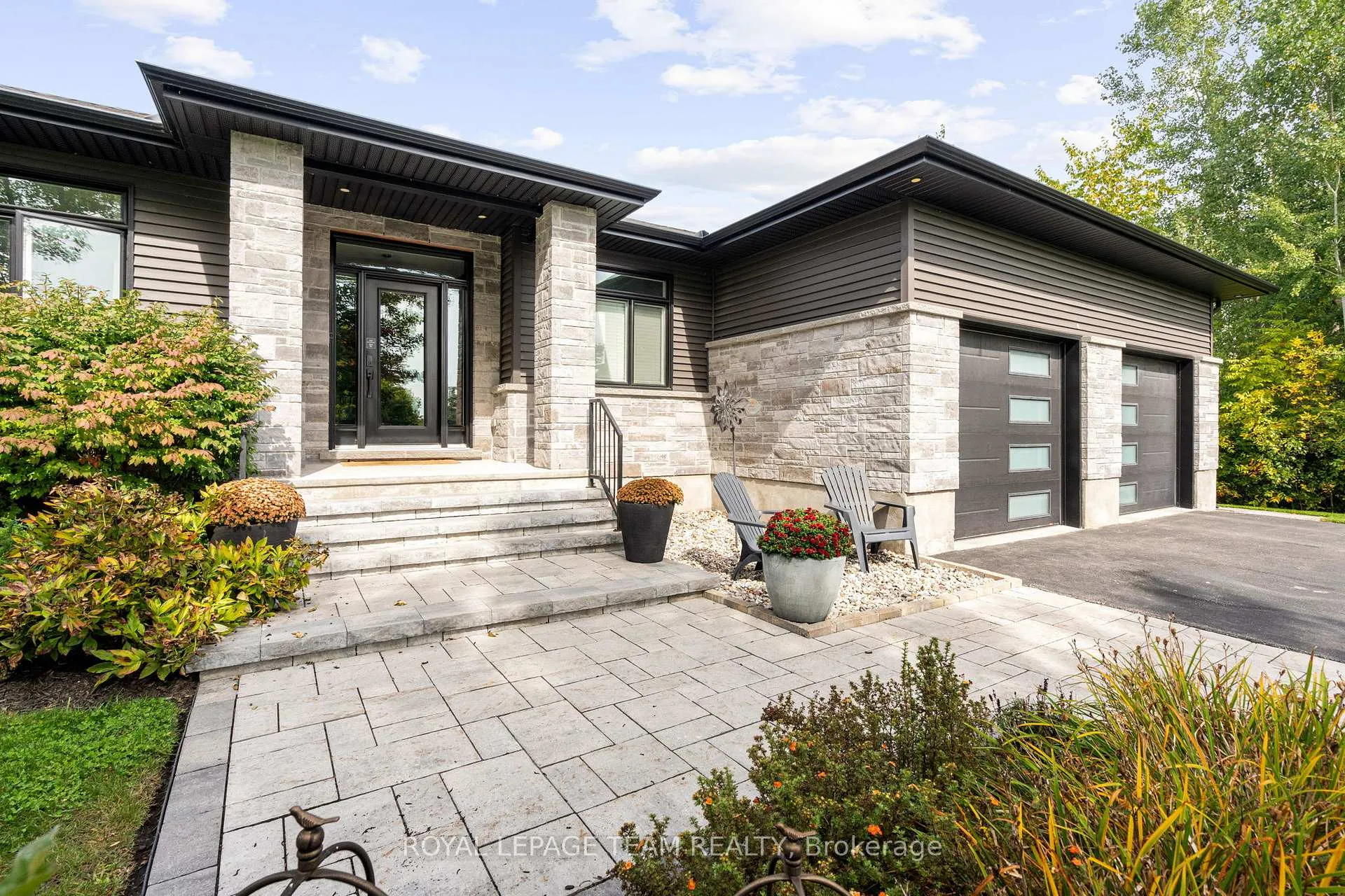 Photo 2 of 6775 Stanmore Street, Ottawa, Greely — HOMEH