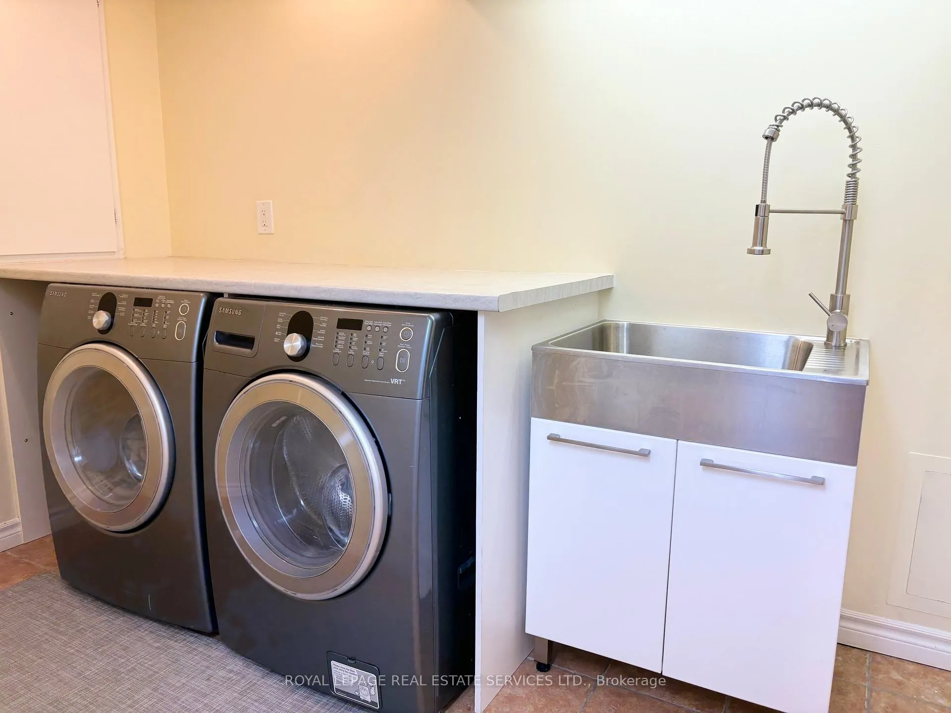 Photo 11 of Unit Lower Level, 1397 Heritage Way, Oakville, Glen Abbey — HOMEH
