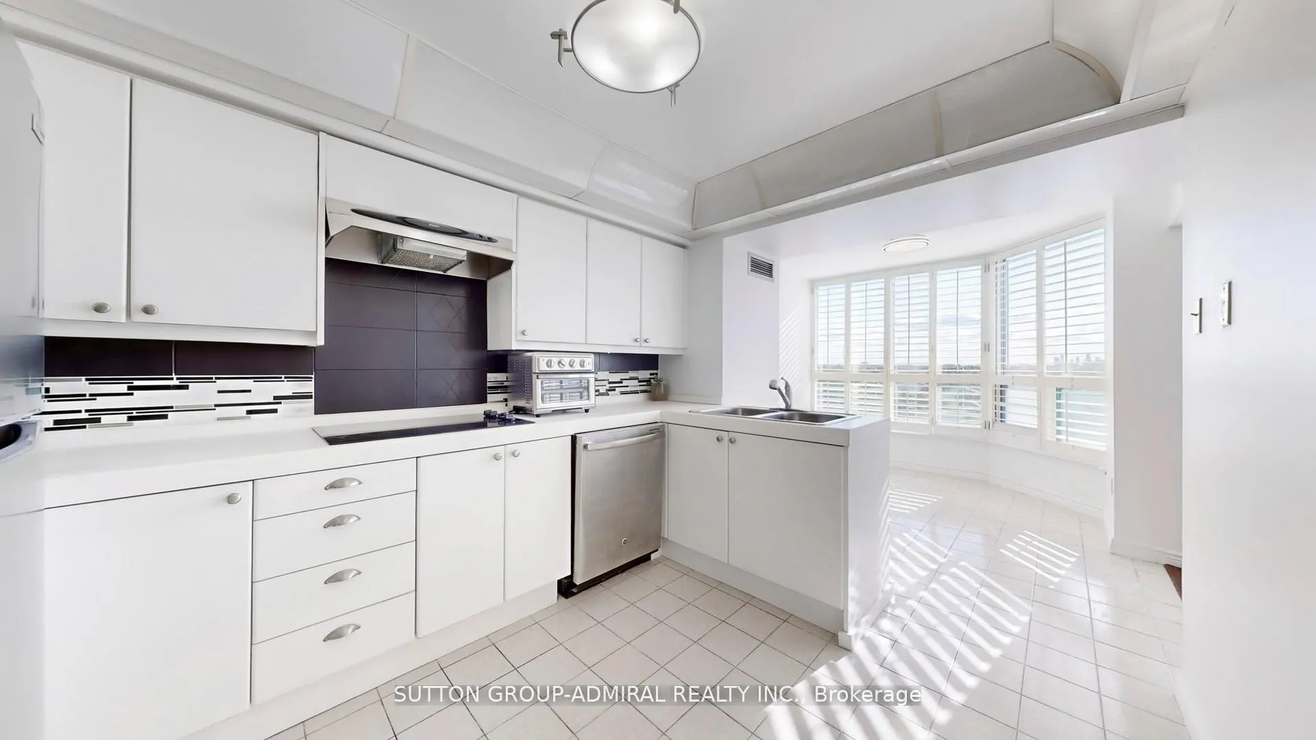 Photo 17 of Unit 1101, 7300 Yonge Street, Vaughan, Crestwood-Springfarm-Yorkhill — HOMEH