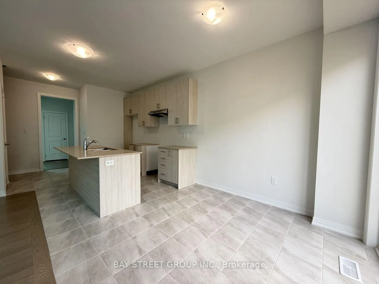 Photo 4 of 1034 Valhalla Terrace, Pickering, Rural Pickering — HOMEH